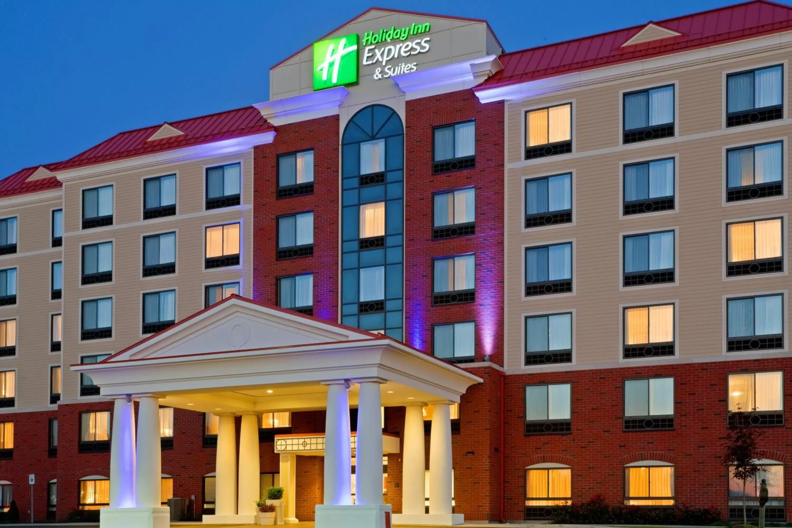Property building in Holiday Inn Express & Suites Albany Airport Area - Latham by IHG Property building in Holiday Inn Express & Suites Albany Airport Area - Latham by IHG