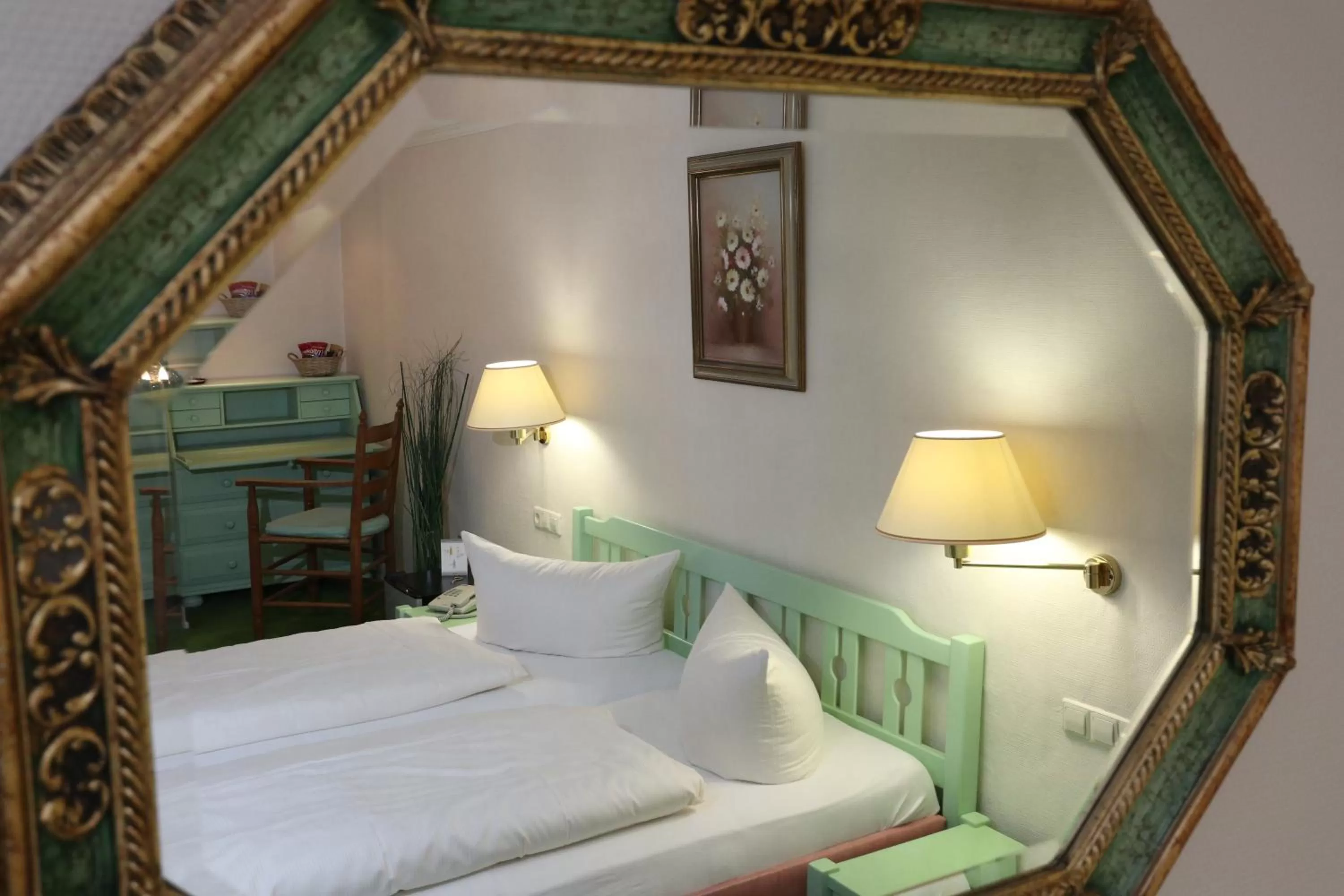 Bed in Schwarzwaldhotel Stollen