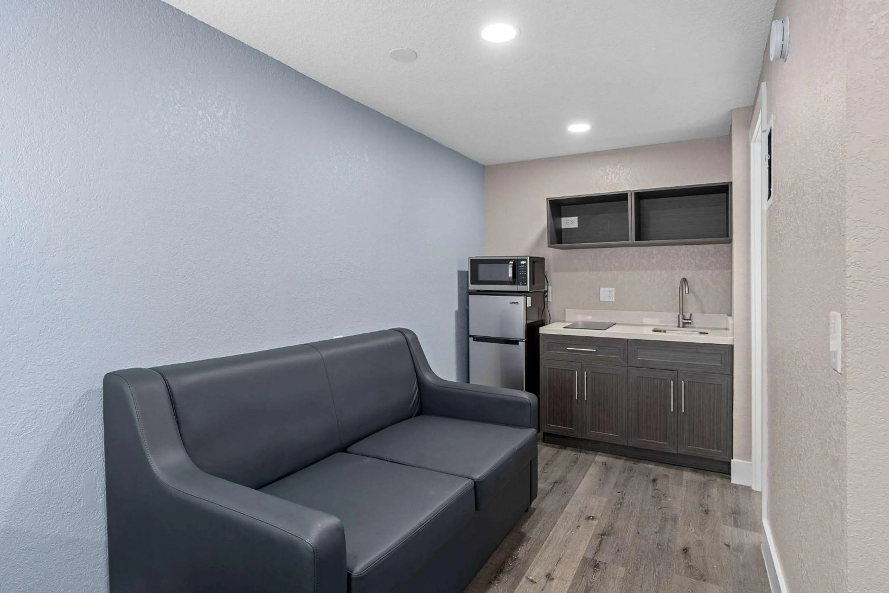 Photo of the whole room in Super 8 by Wyndham Kissimmee-Orlando