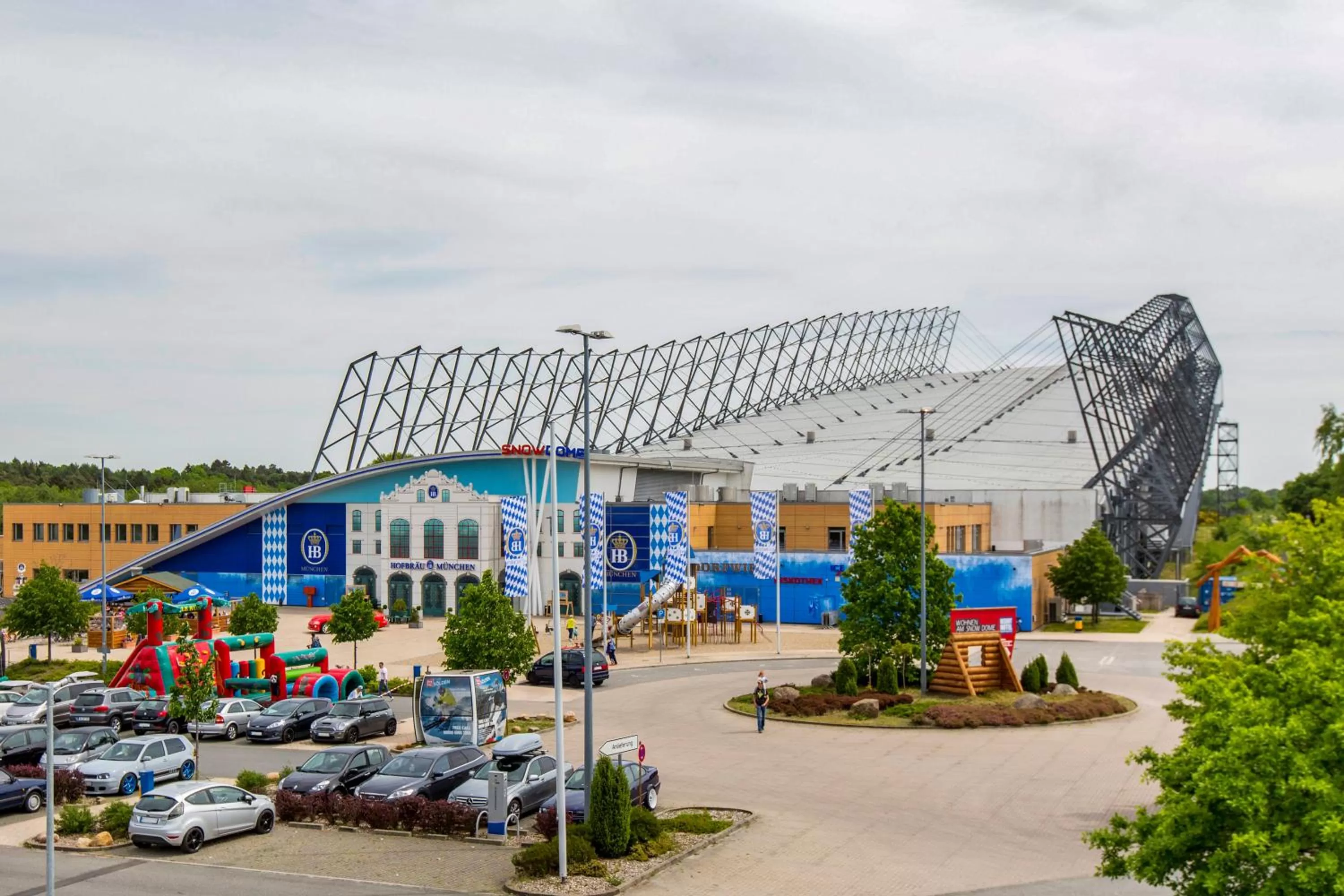 Restaurant/places to eat, Property Building in Resort Hotel Bispingen Superior