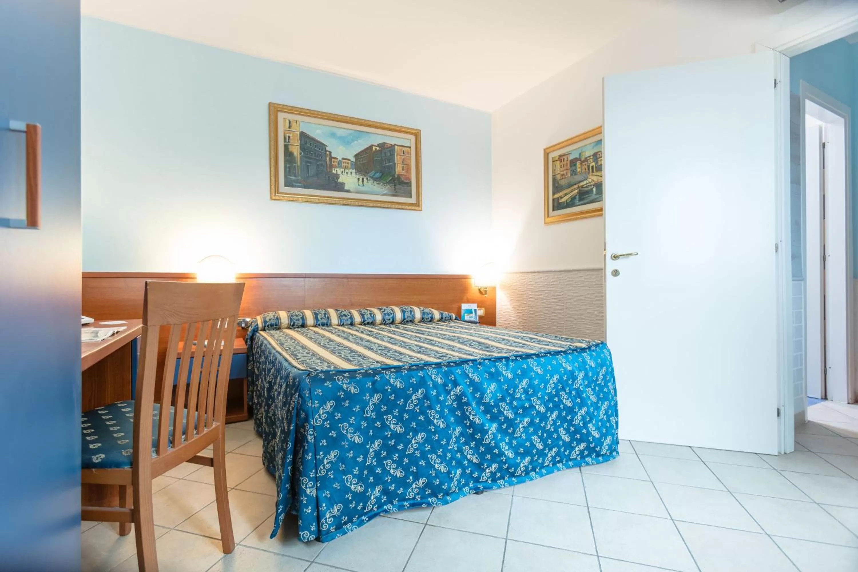 Day, Bed in Hotel Borgo Del Mare