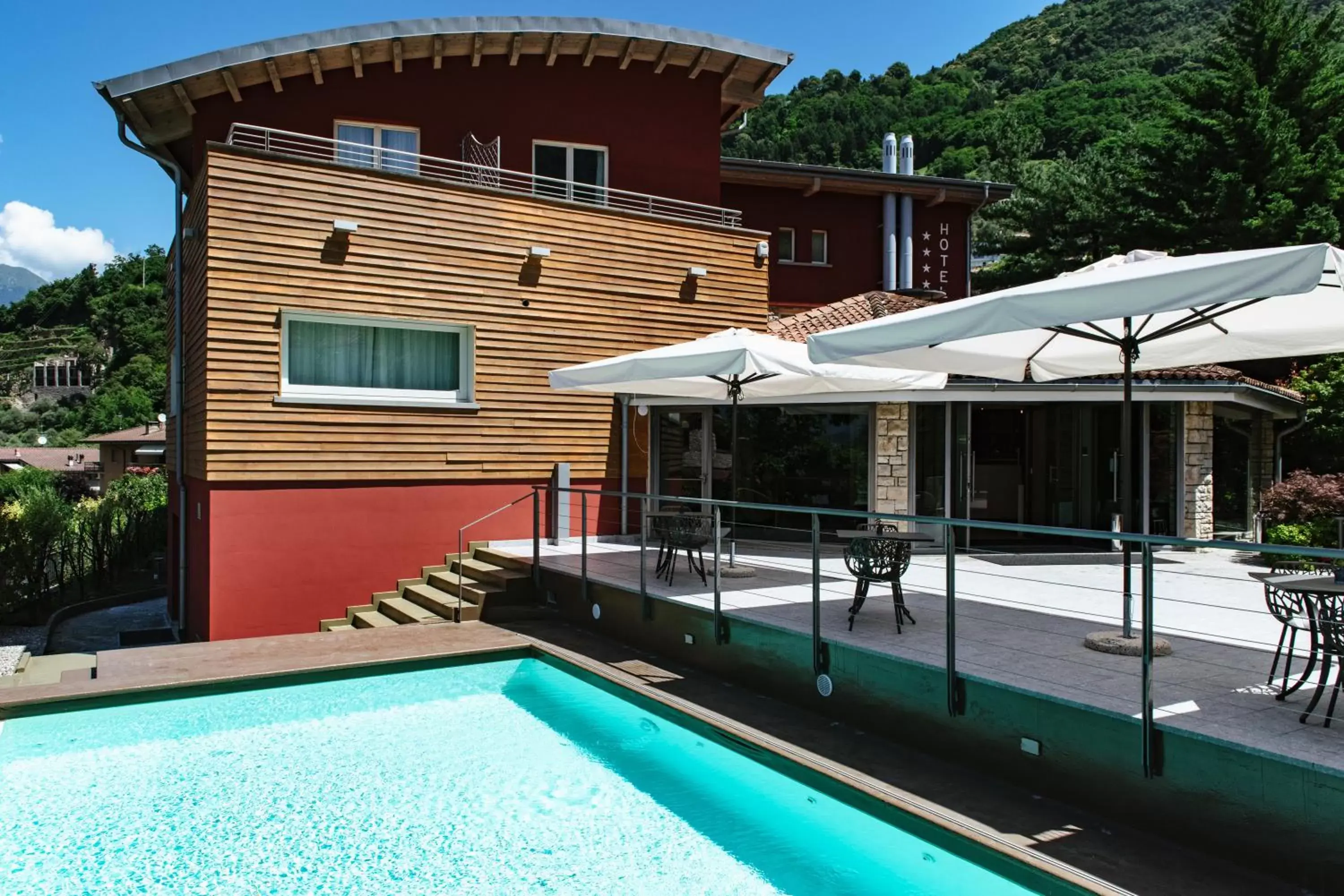 , Swimming Pool in Lake Hotel La Pieve