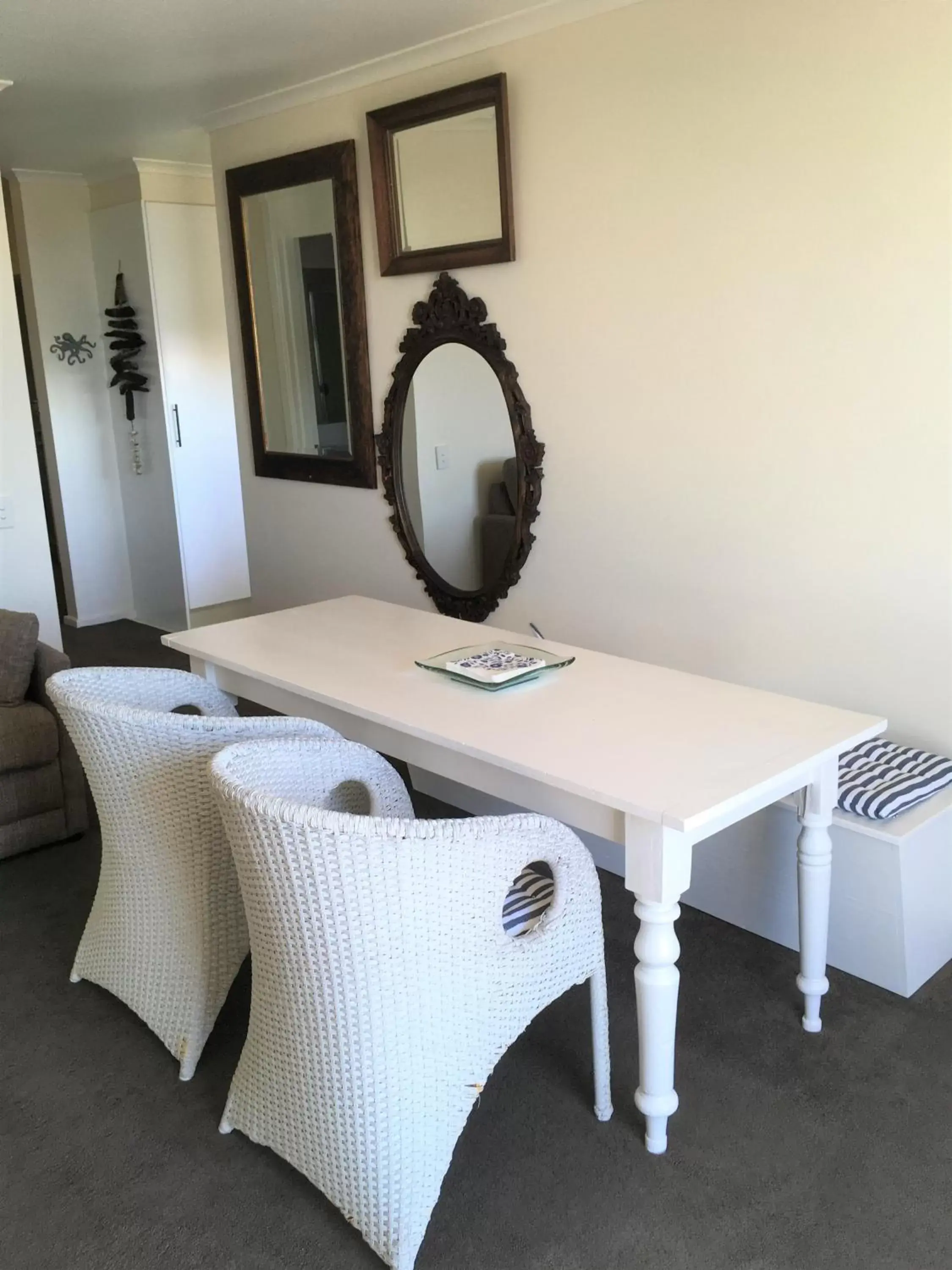 Dining area in Horizon Holiday Apartments