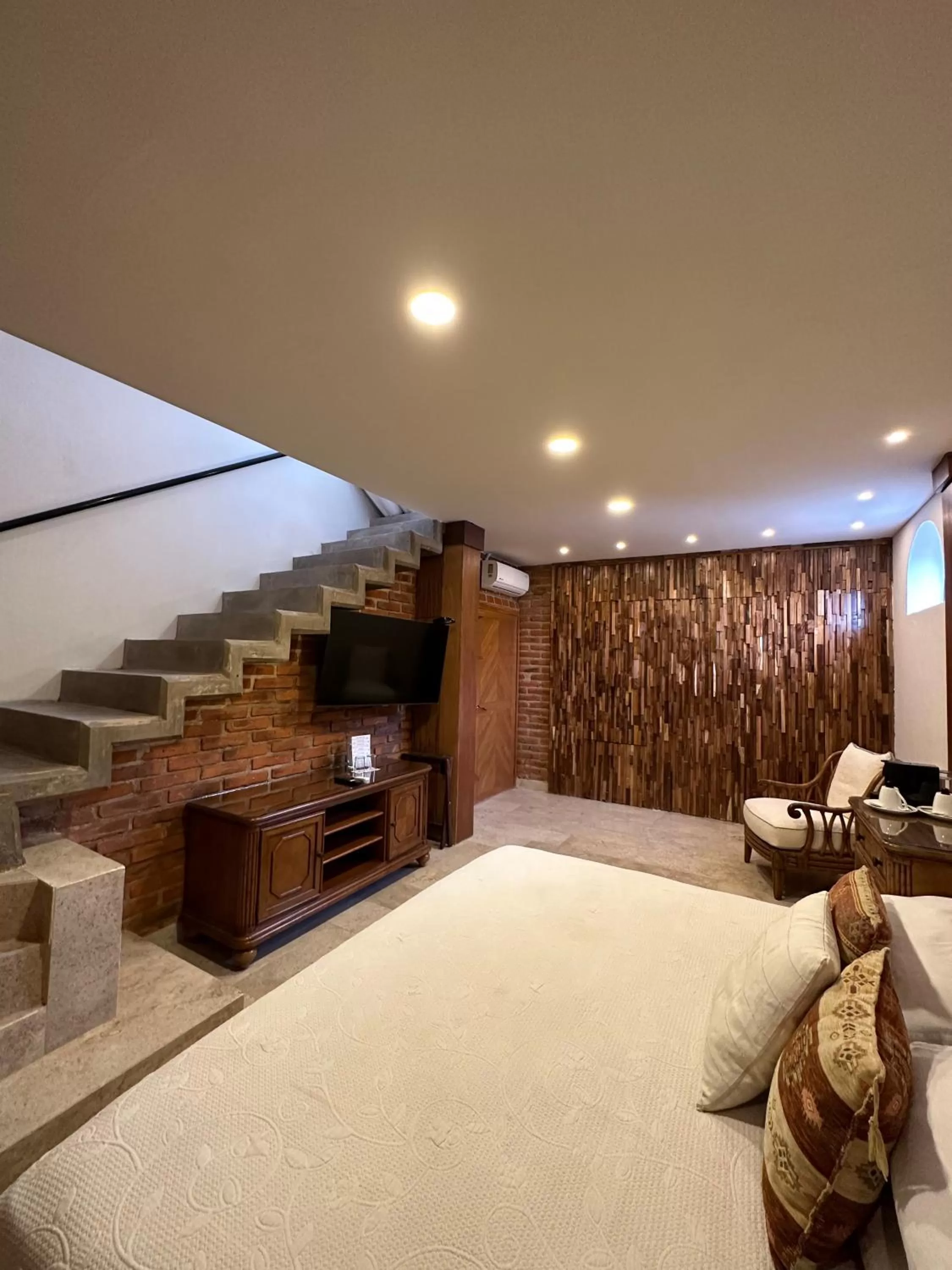 Bed in Hotel Lindo Ajijic Bed & Breakfast