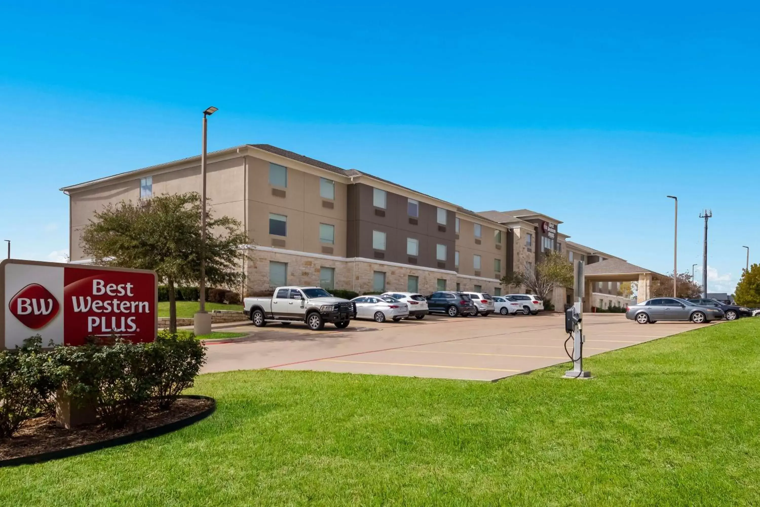 Property Building in Best Western Plus Killeen/Fort Hood Hotel & Suites