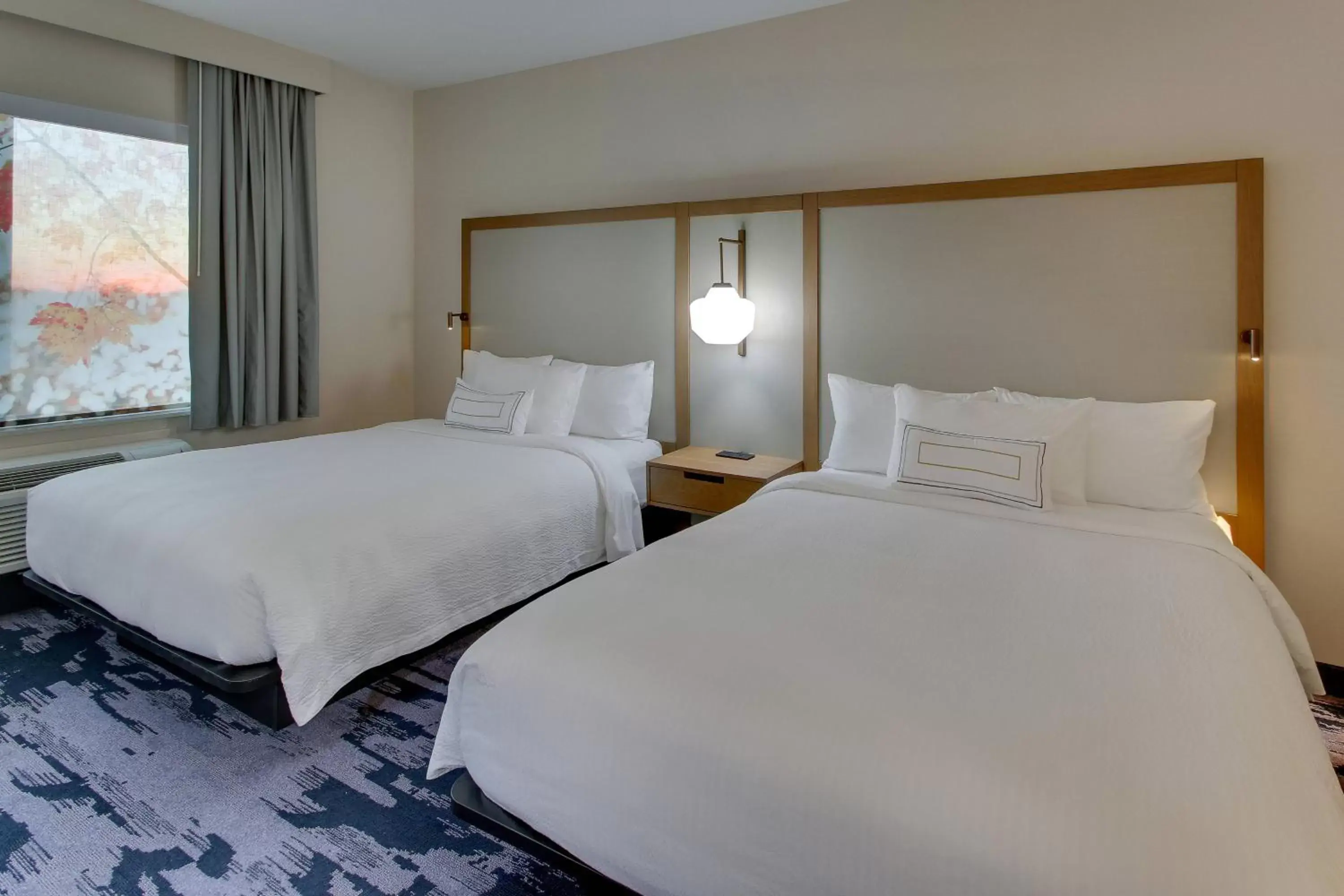 Photo of the whole room, Bed in Fairfield Inn and Suites by Marriott Houston Brookhollow