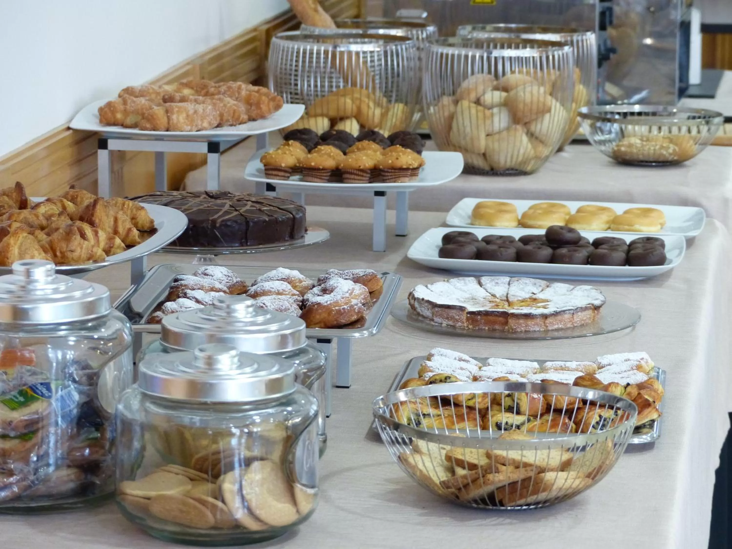 Restaurant/places to eat in Best Western Premier CMC Girona