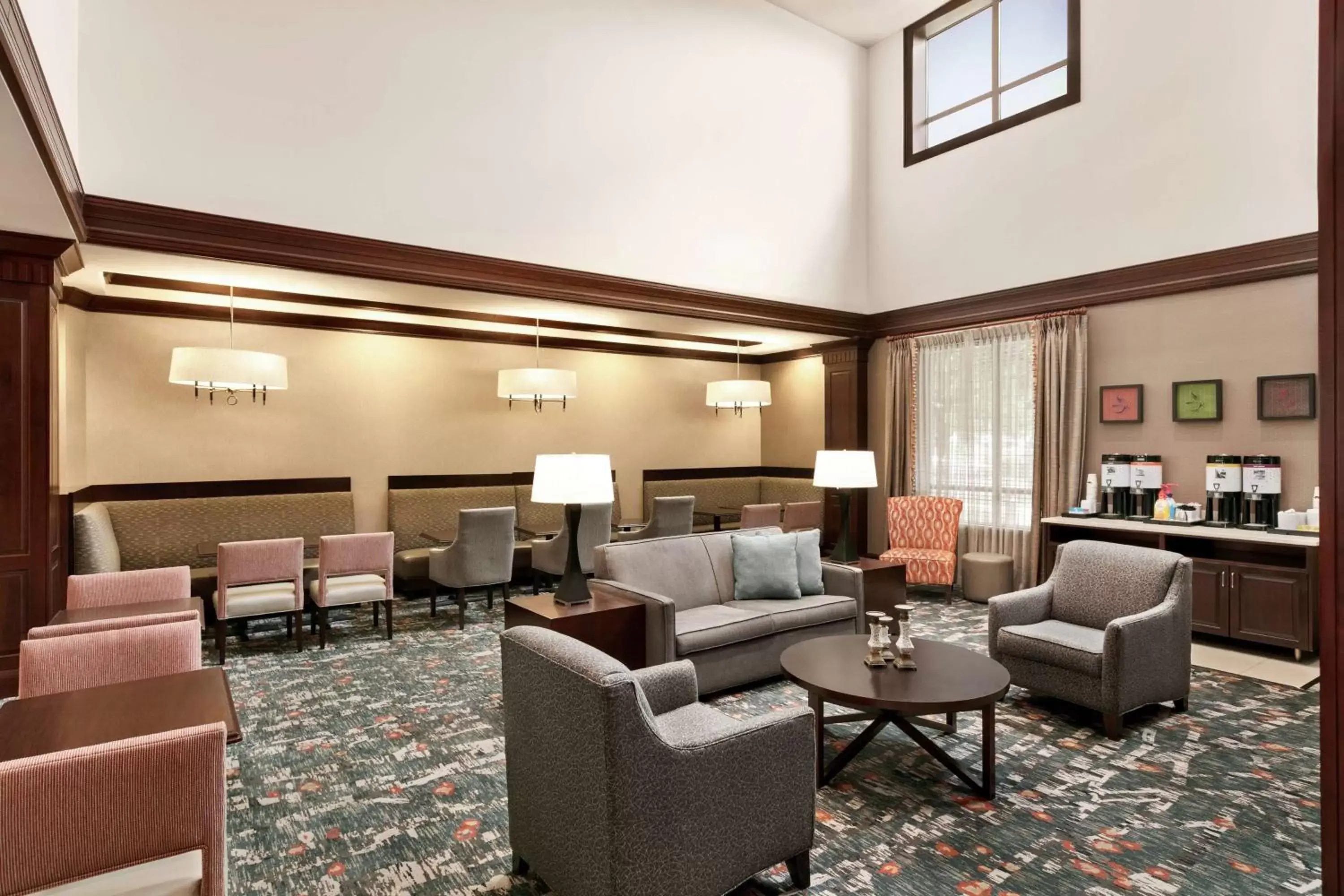 Lobby or reception, Seating Area in Hampton Inn & Suites Washington-Dulles International Airport