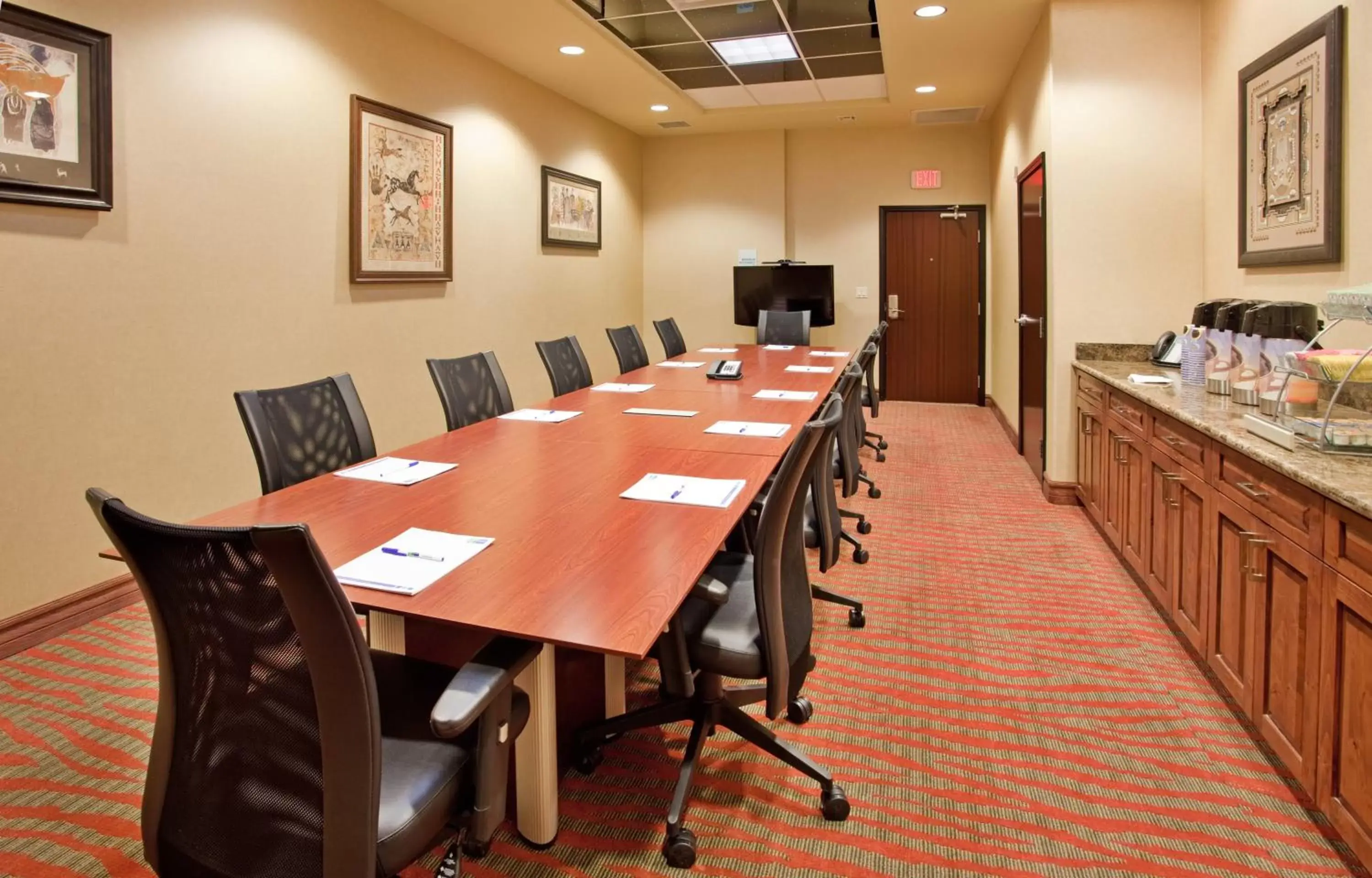 Meeting/conference room in Holiday Inn Express & Suites Gallup East, an IHG Hotel