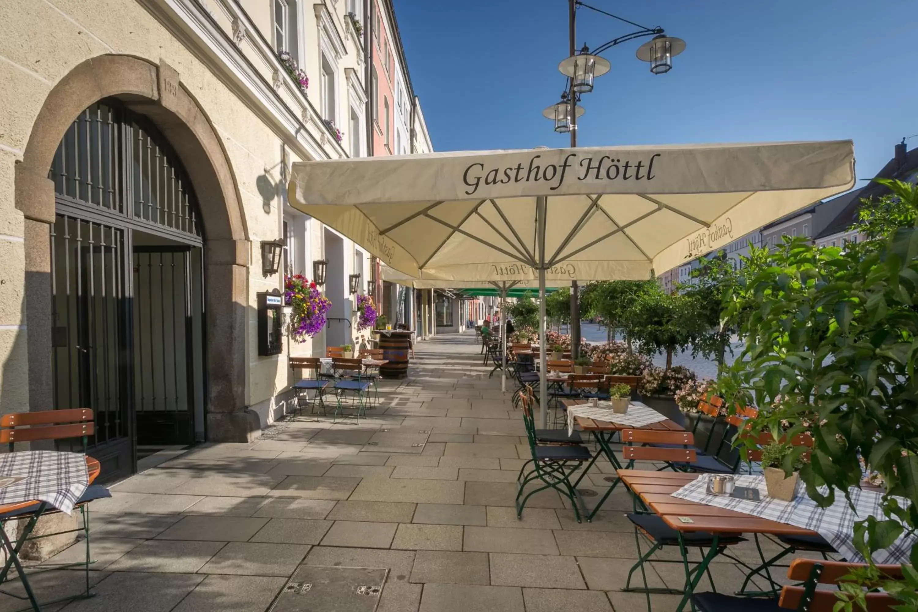 Garden, Restaurant/Places to Eat in Hotel-Gasthof Höttl