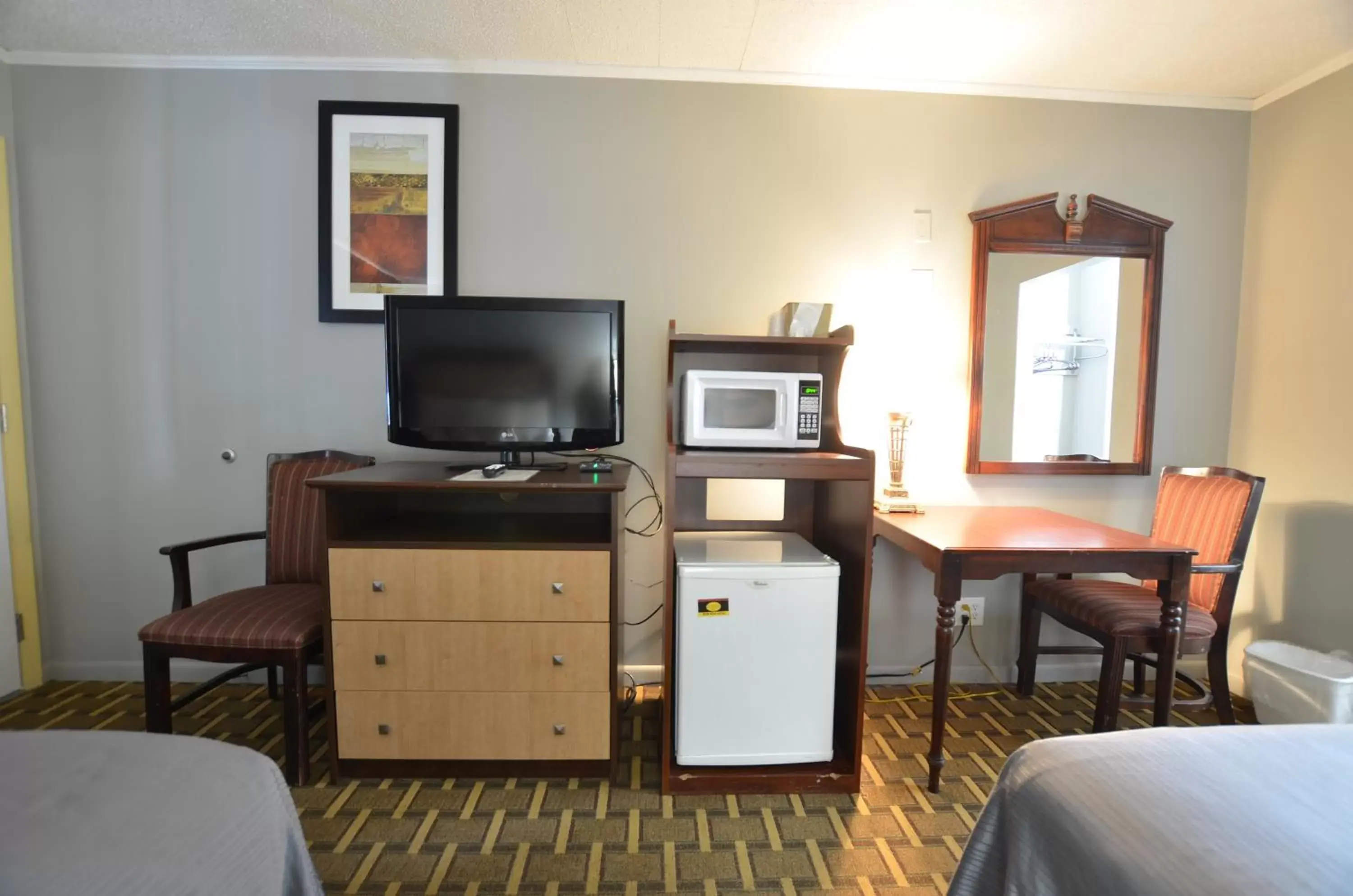TV and multimedia, TV/Entertainment Center in Travelowes Motel - Maggie Valley