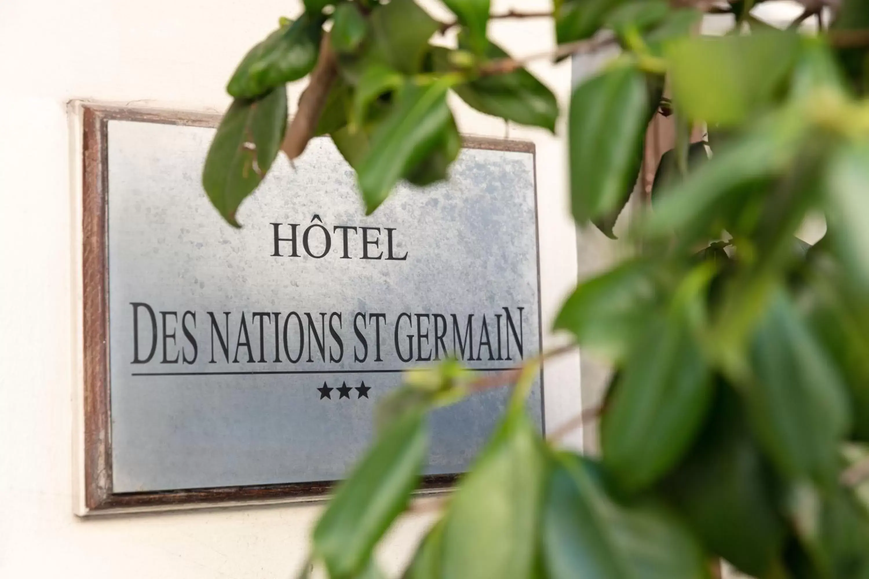 Facade/entrance, Property Logo/Sign in Hotel des Nations Saint Germain