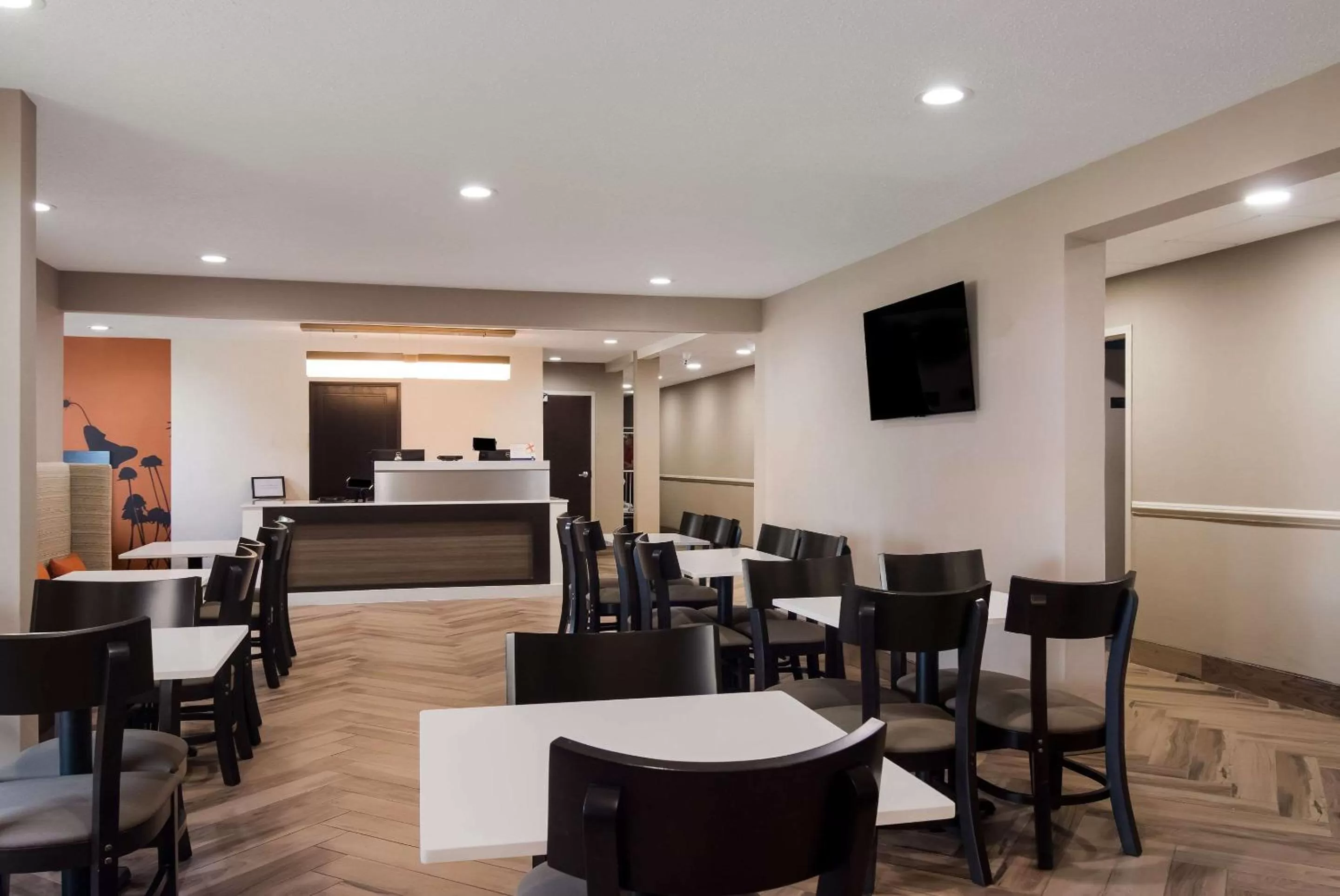 Breakfast in Sleep Inn Erie near Sports Center