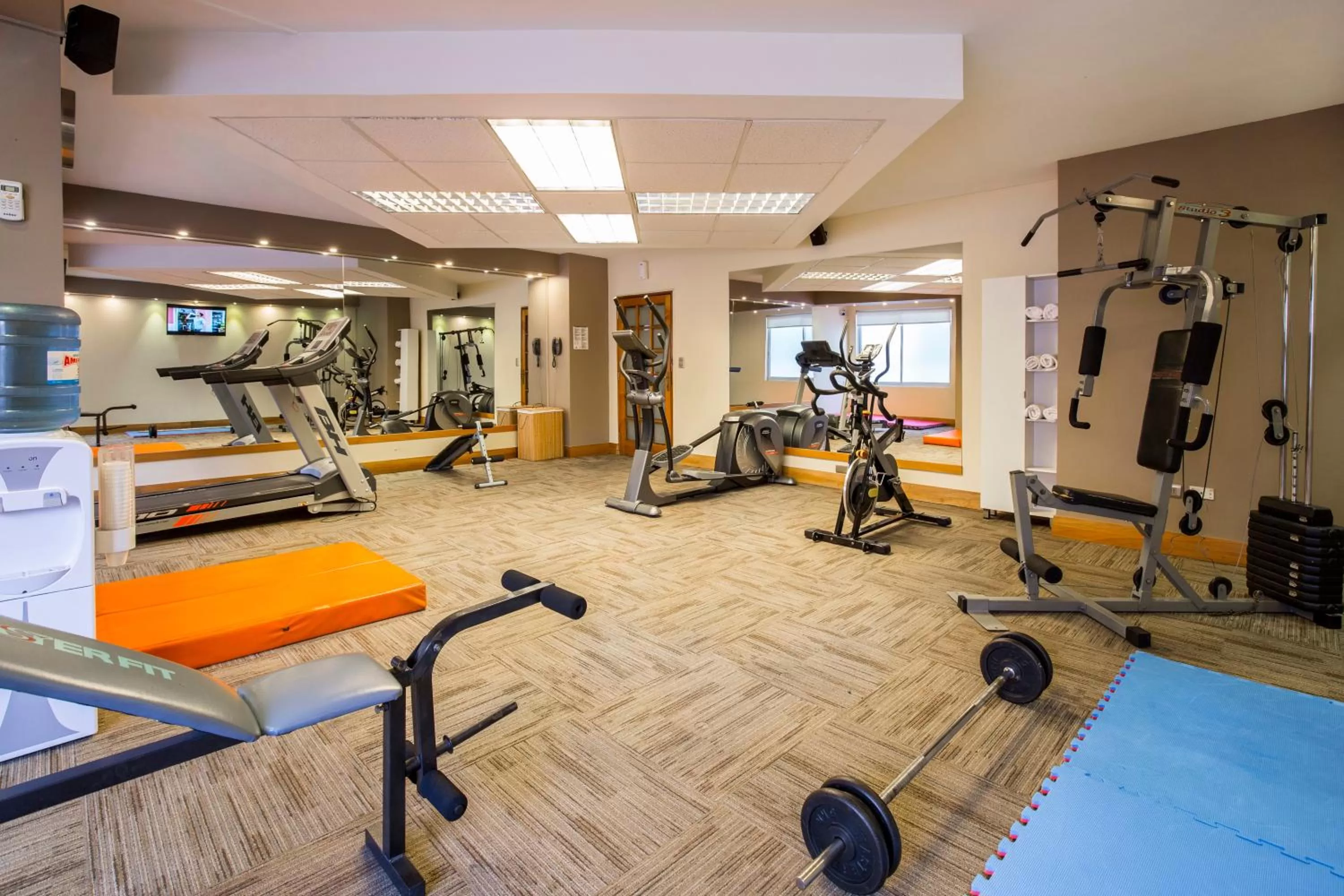 Fitness centre/facilities in Best Western Marina del Rey