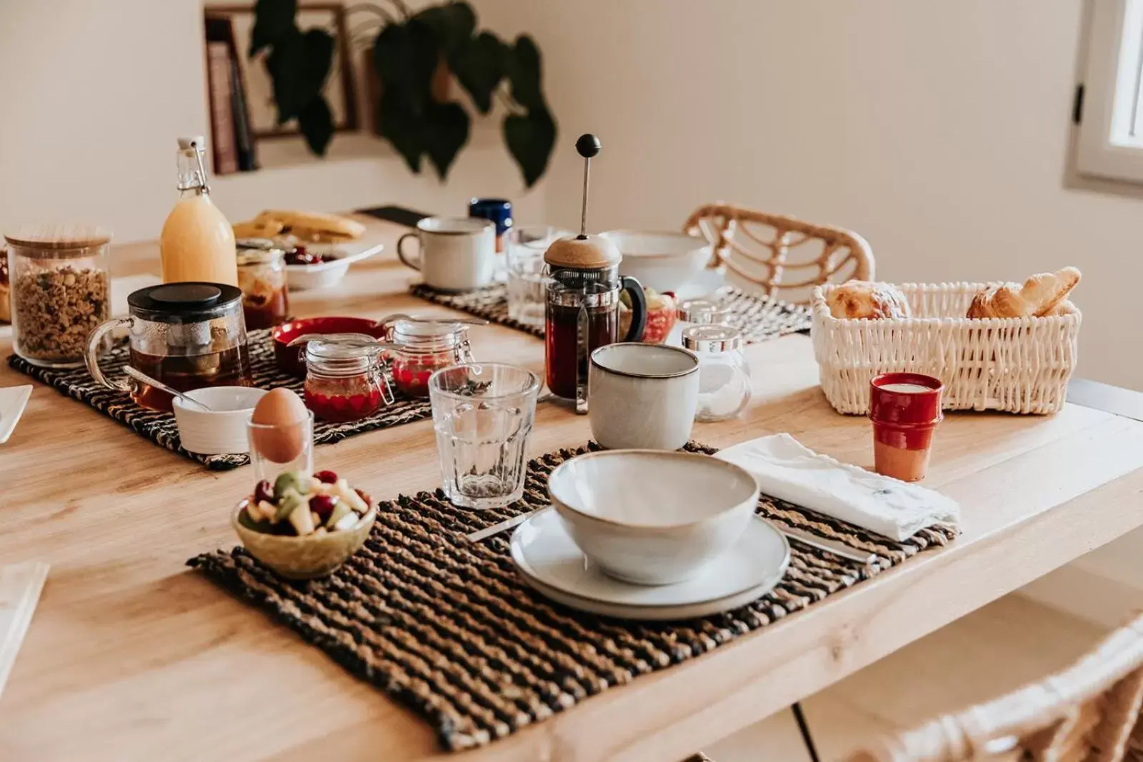 Breakfast in Château La Grande Clotte