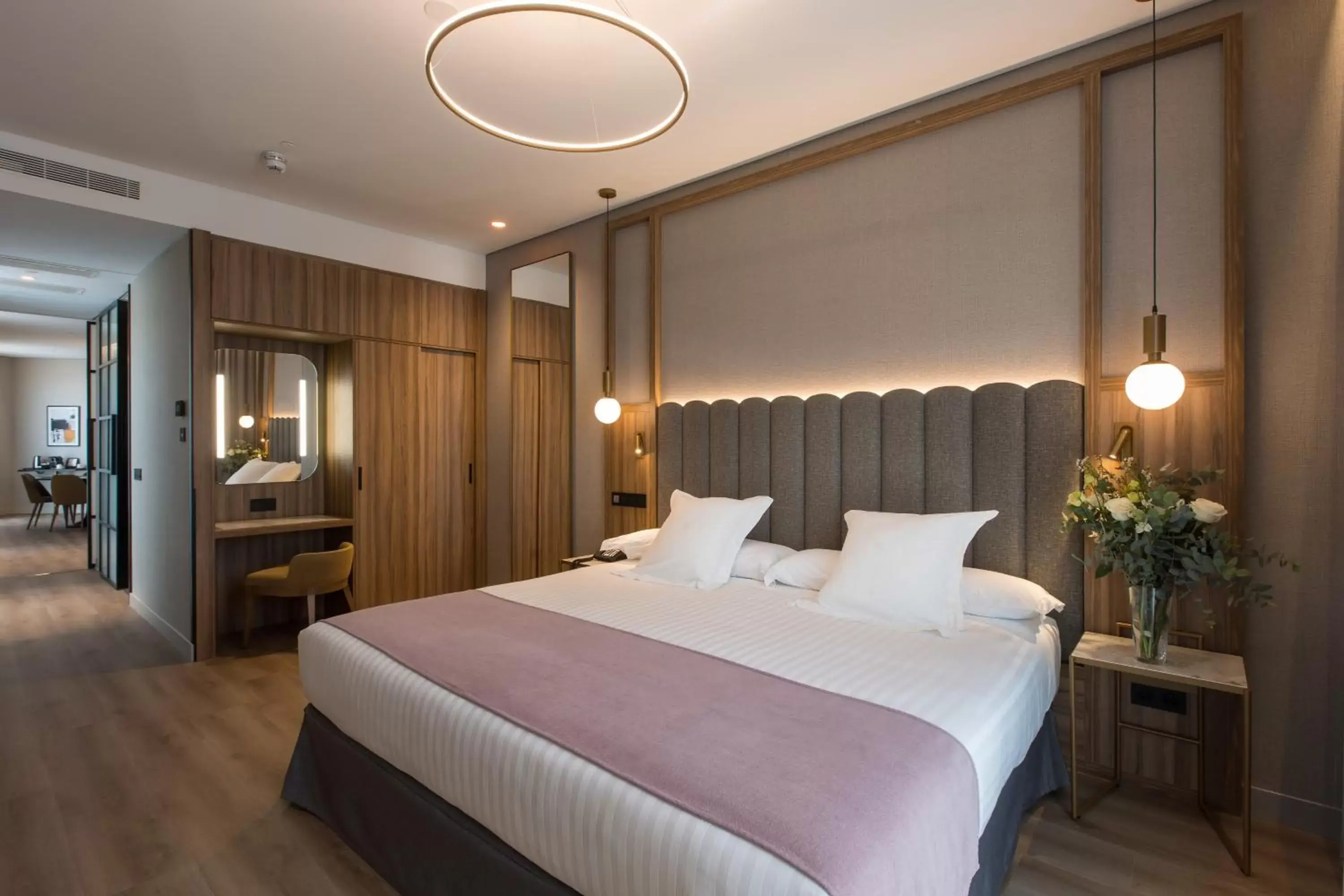 Bed in Hotel Giralda Center