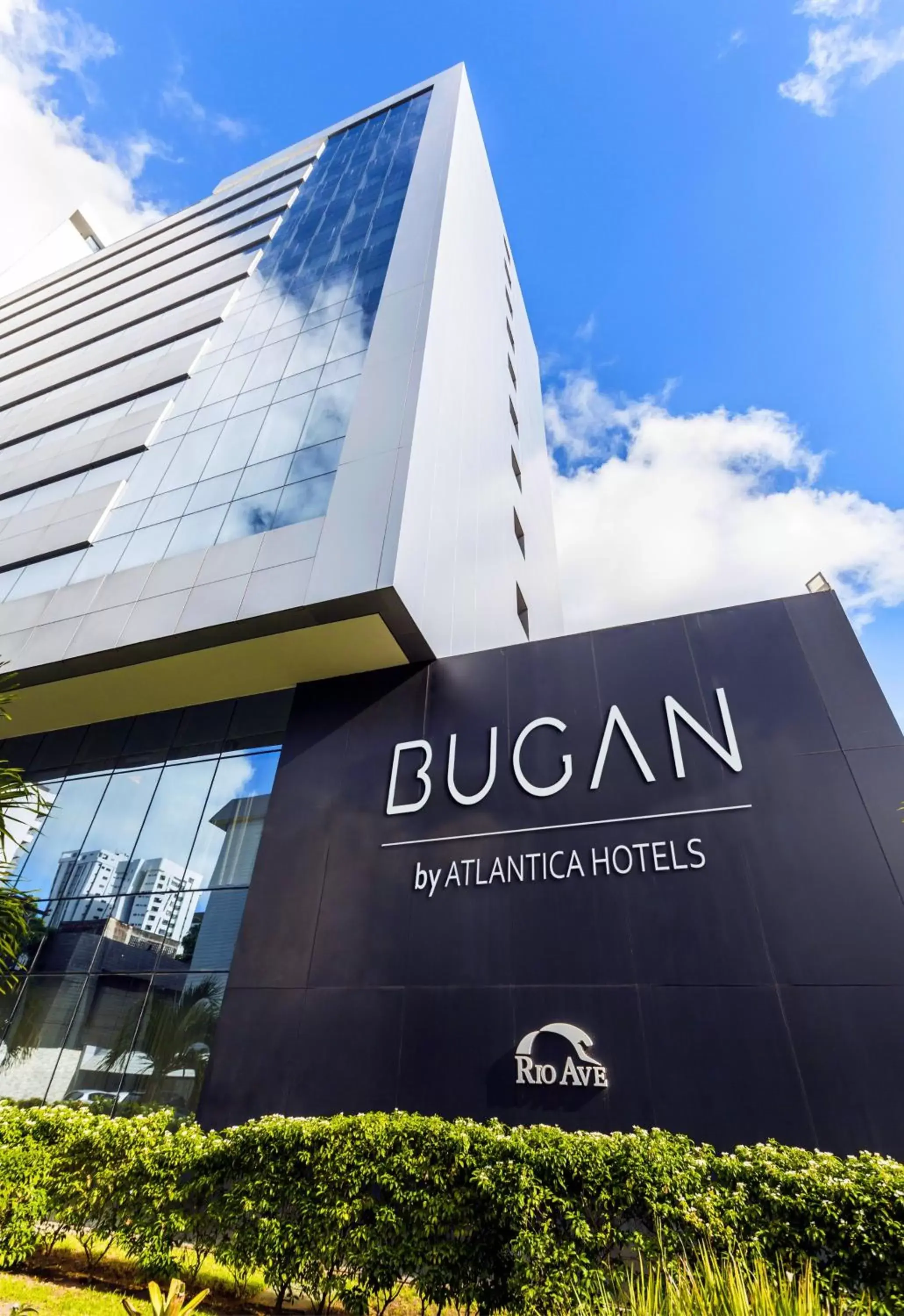 Facade/entrance, Property Building in Bugan Recife Boa Viagem Hotel - by Atlantica