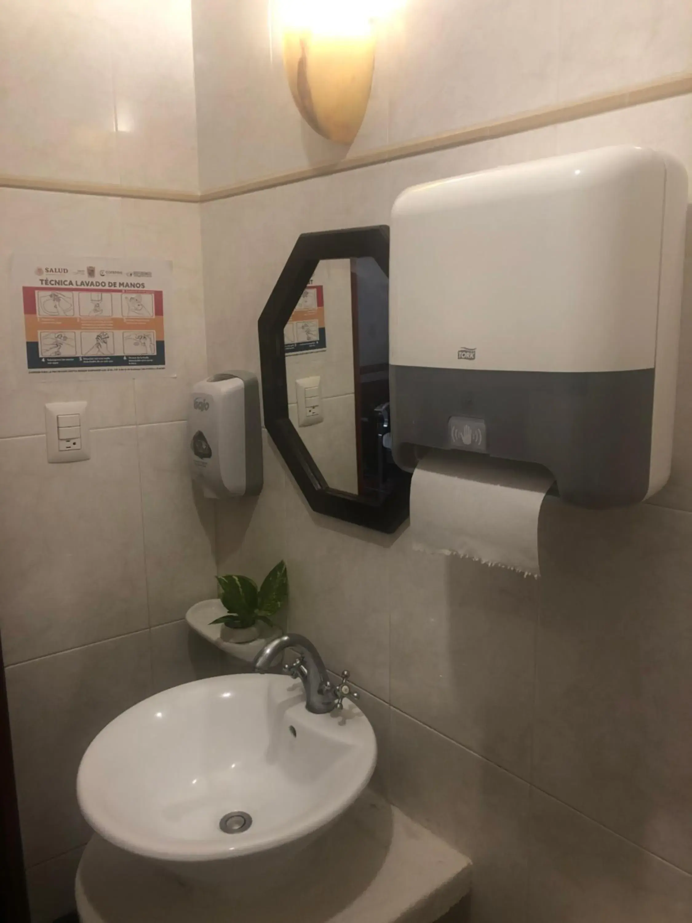 Bathroom in Castelmar Hotel