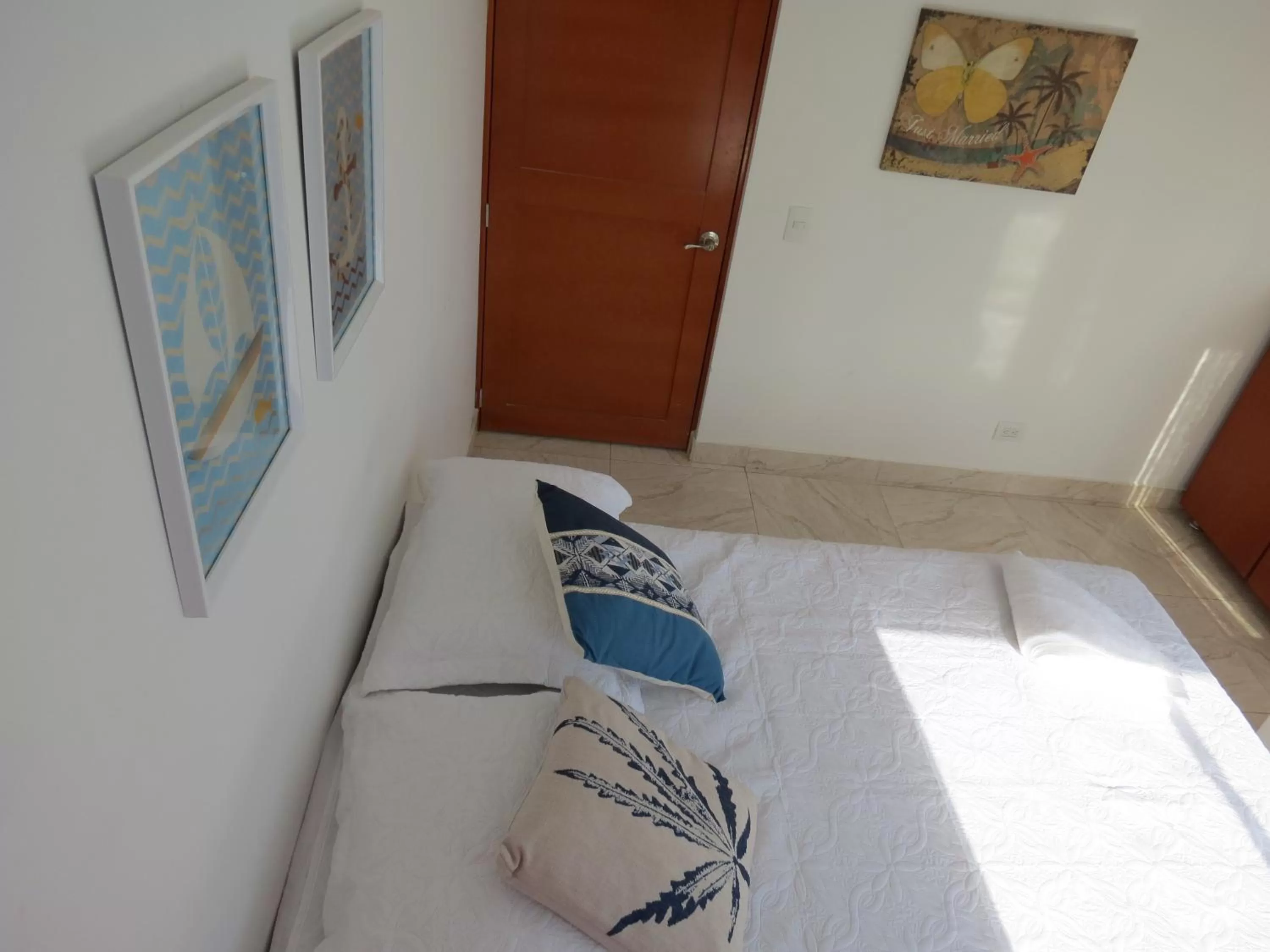 Photo of the whole room, Bed in ZOJO MARiNA BAY