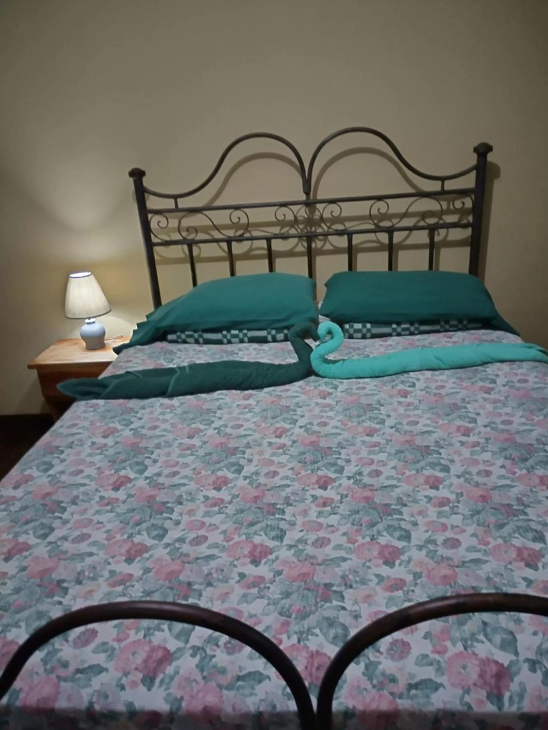 Bed in Hotel Trianon