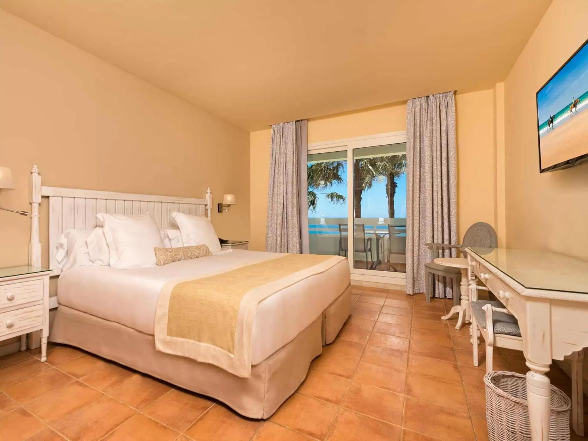 Double Room with Front Sea View (2 Adults + 1 Child) in Hotel Fuerte Conil-Resort