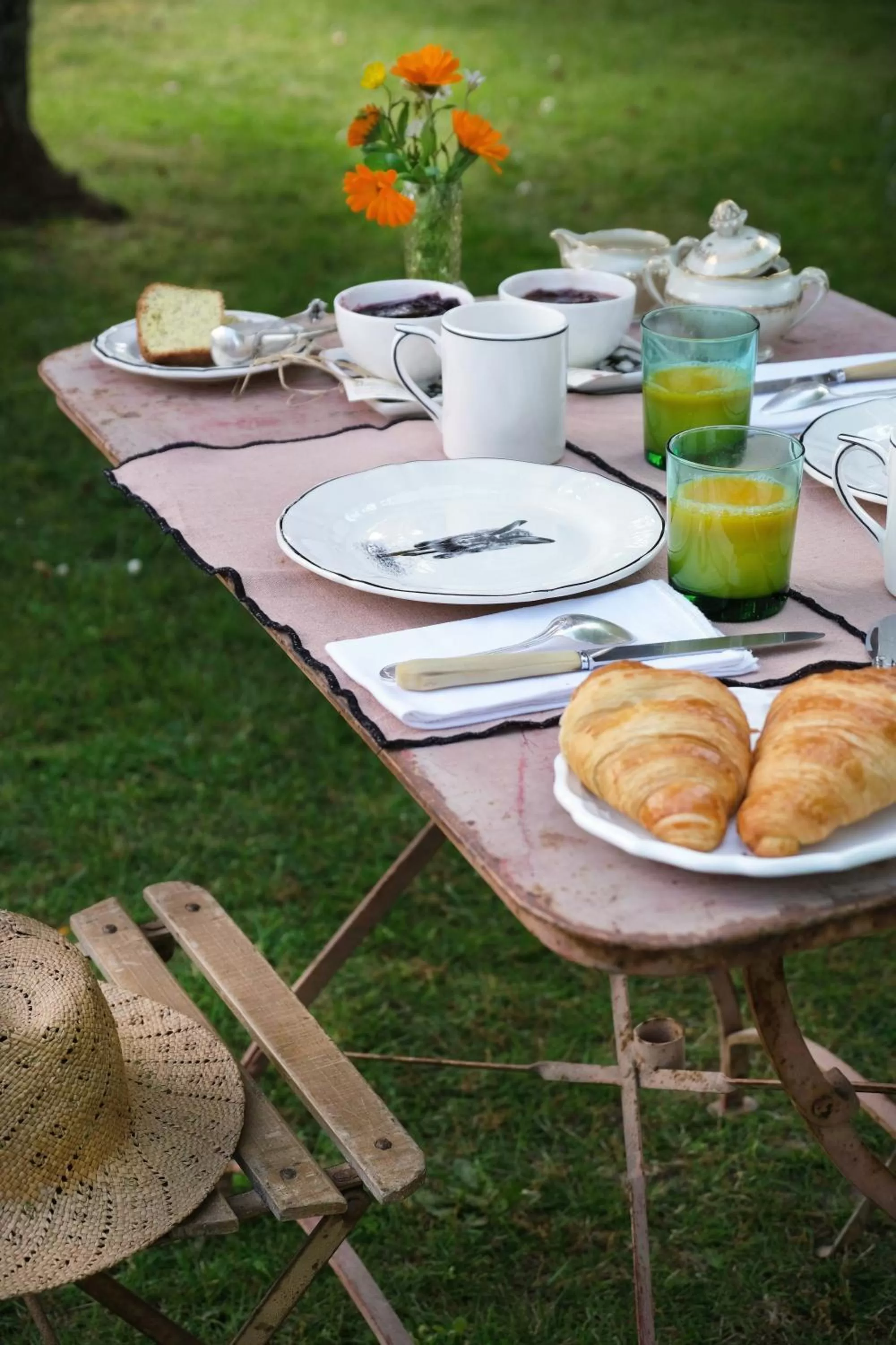 Food and drinks in L'Orme Blanchet