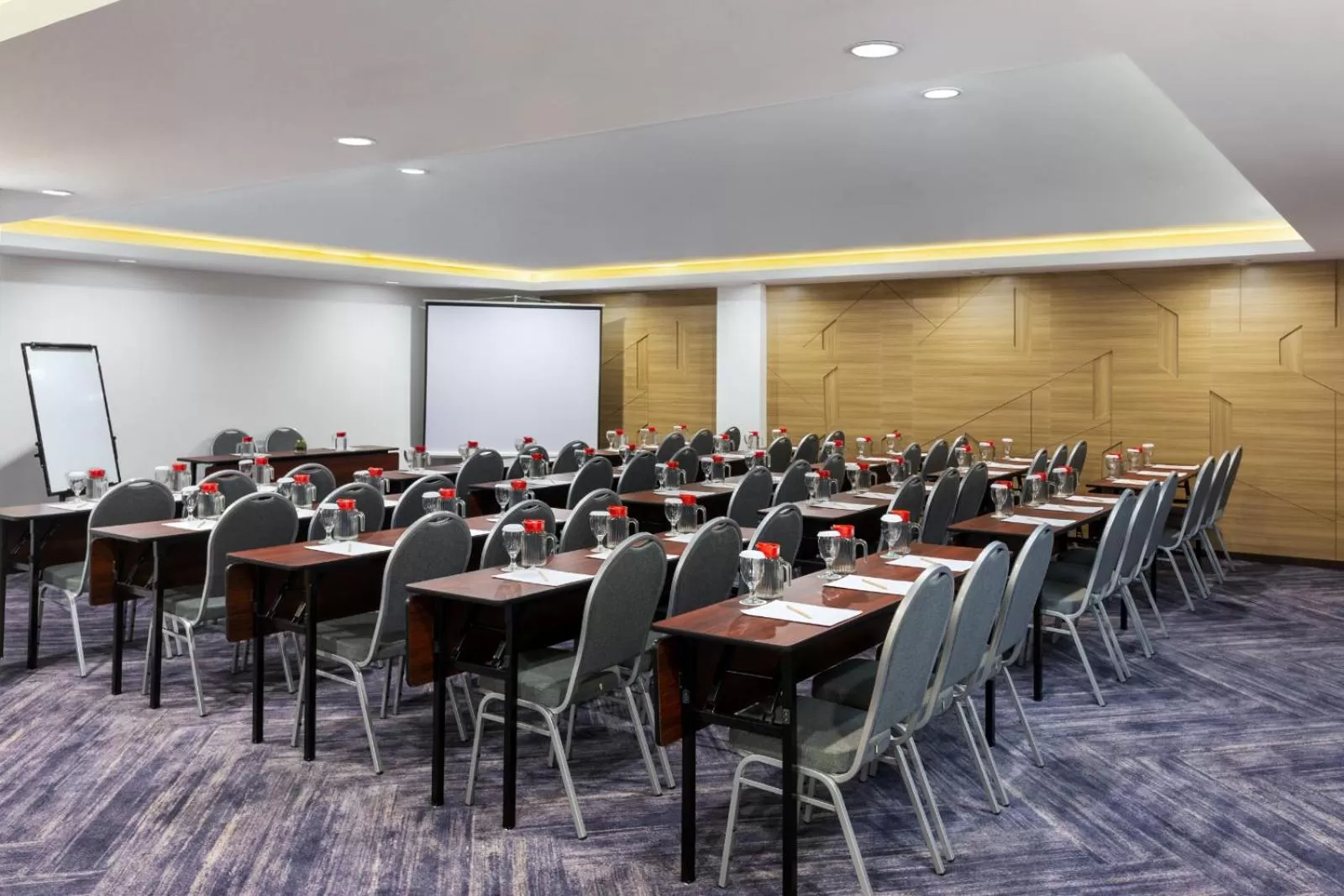 Meeting/conference room in favehotel Kediri