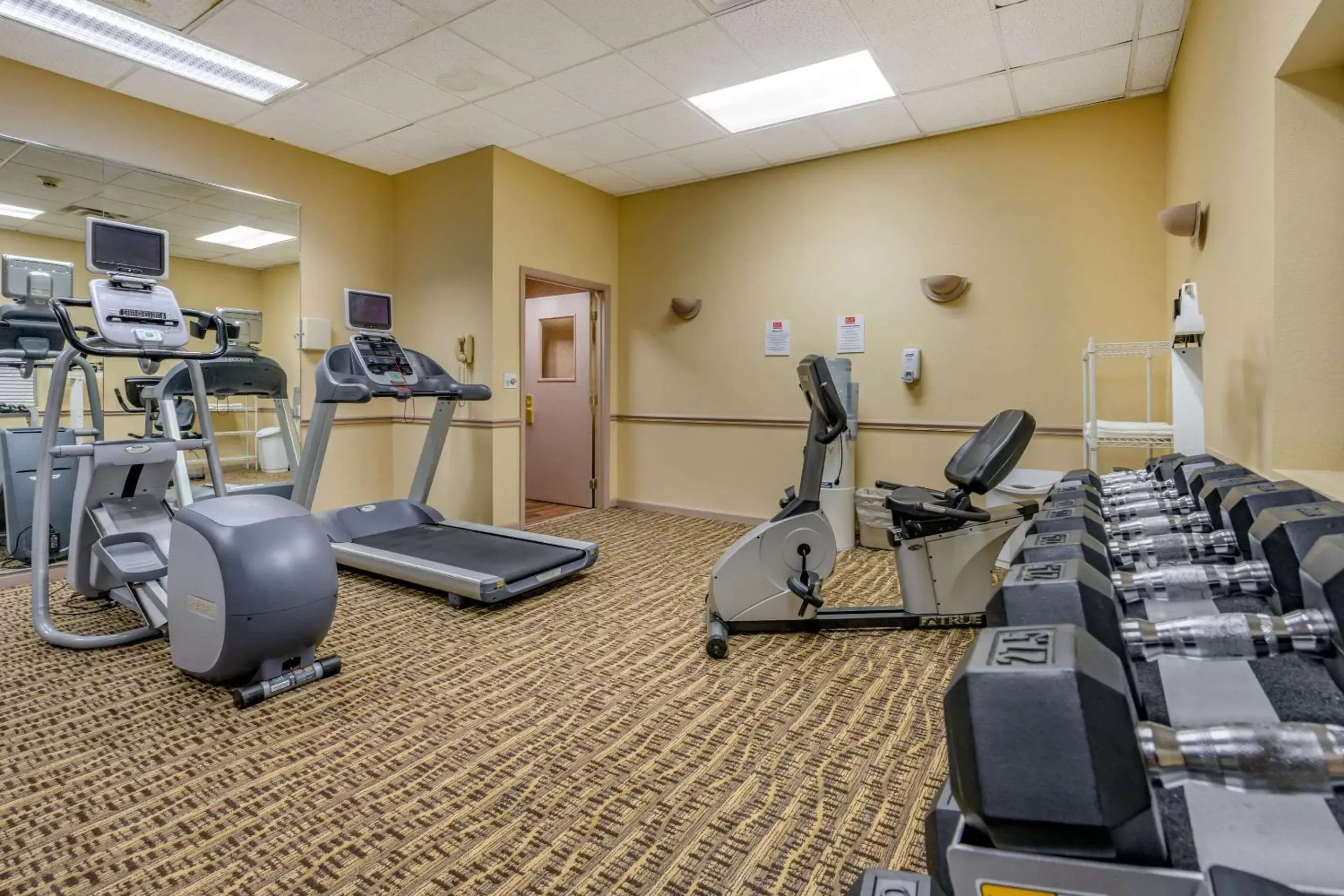 Fitness centre/facilities, Fitness Center/Facilities in Econo Lodge Inn & Suites Triadelphia
