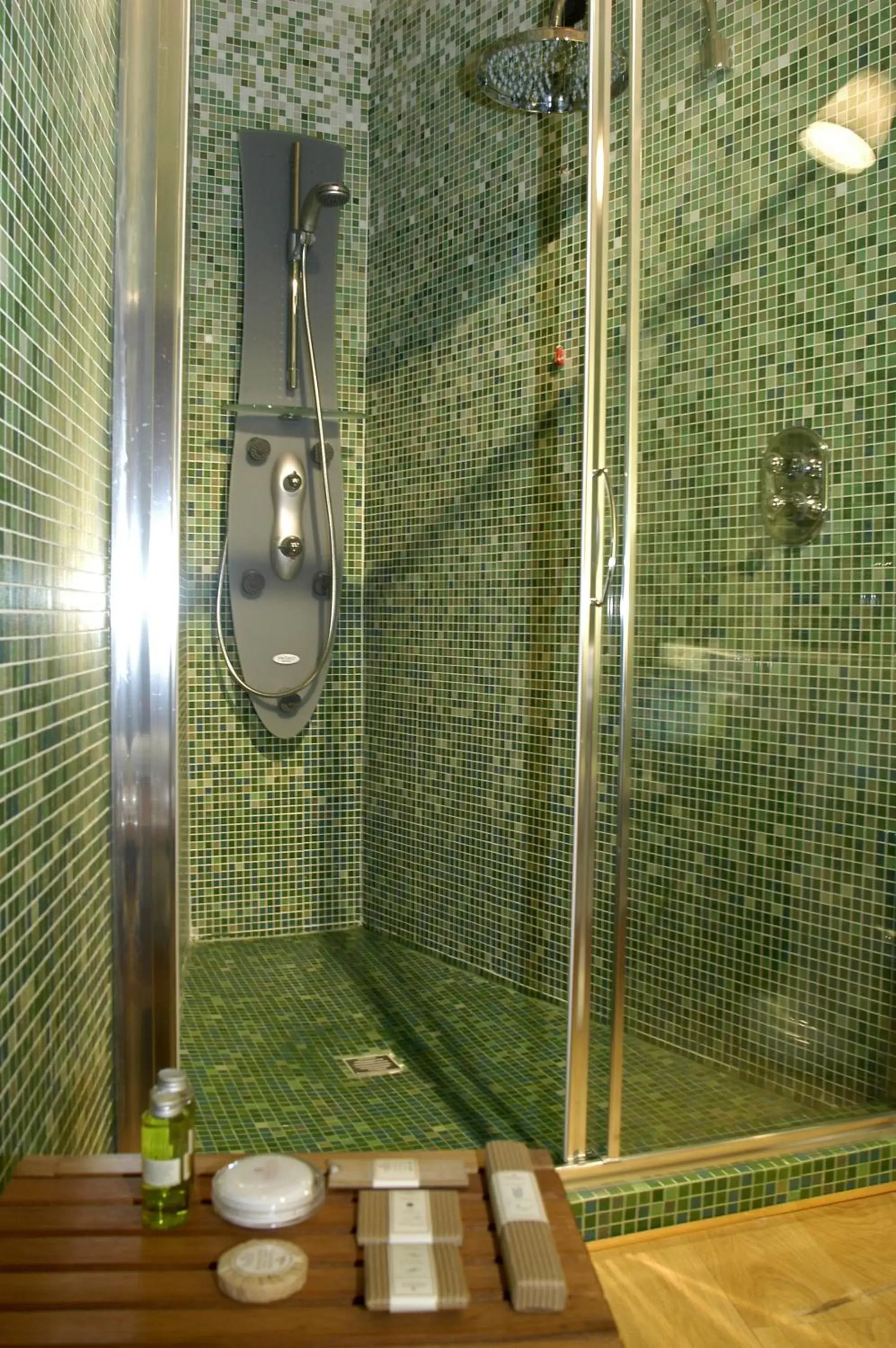 Bathroom in Hotel Locanda Dei Mai Intees