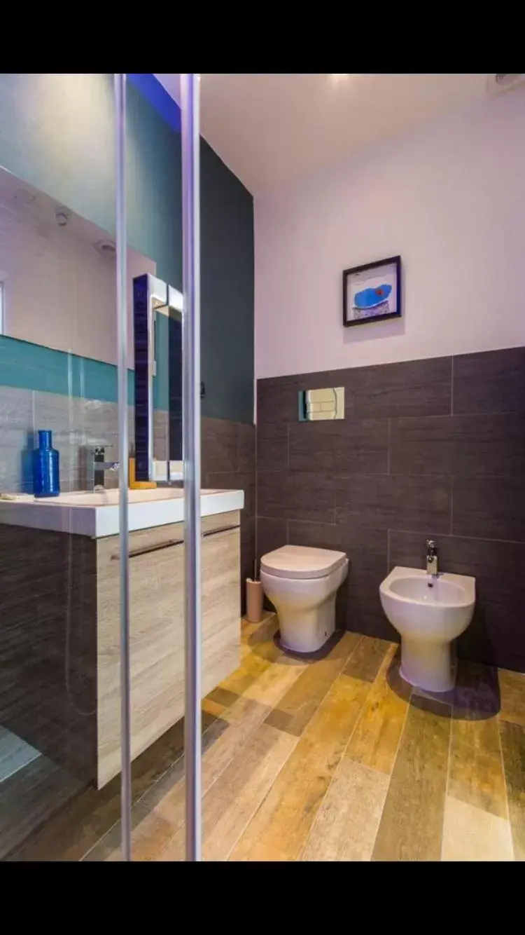 Toilet, Bathroom in Politeama Luxury Suites