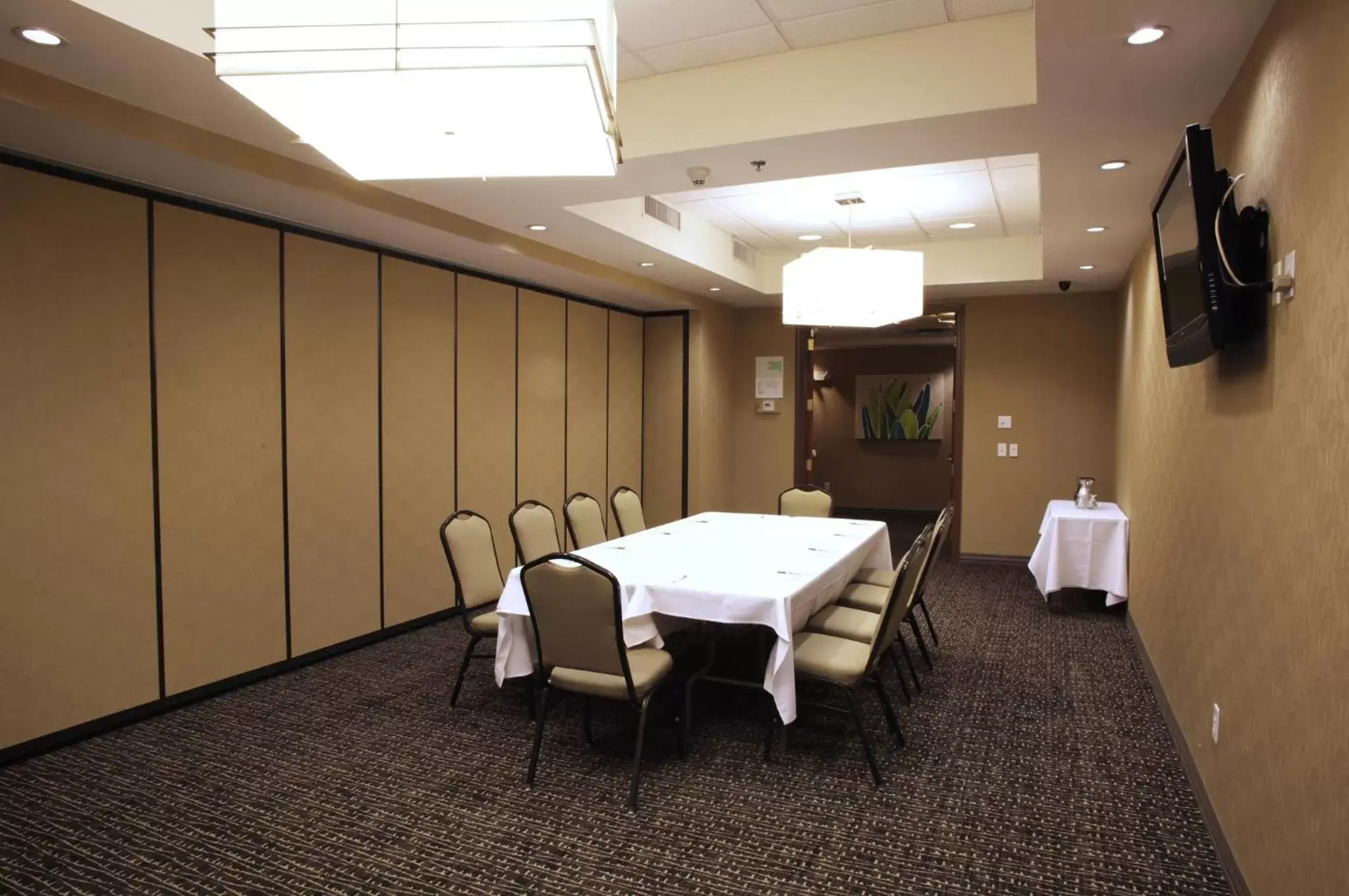 Meeting/conference room in Holiday Inn Phoenix/Chandler, an IHG Hotel