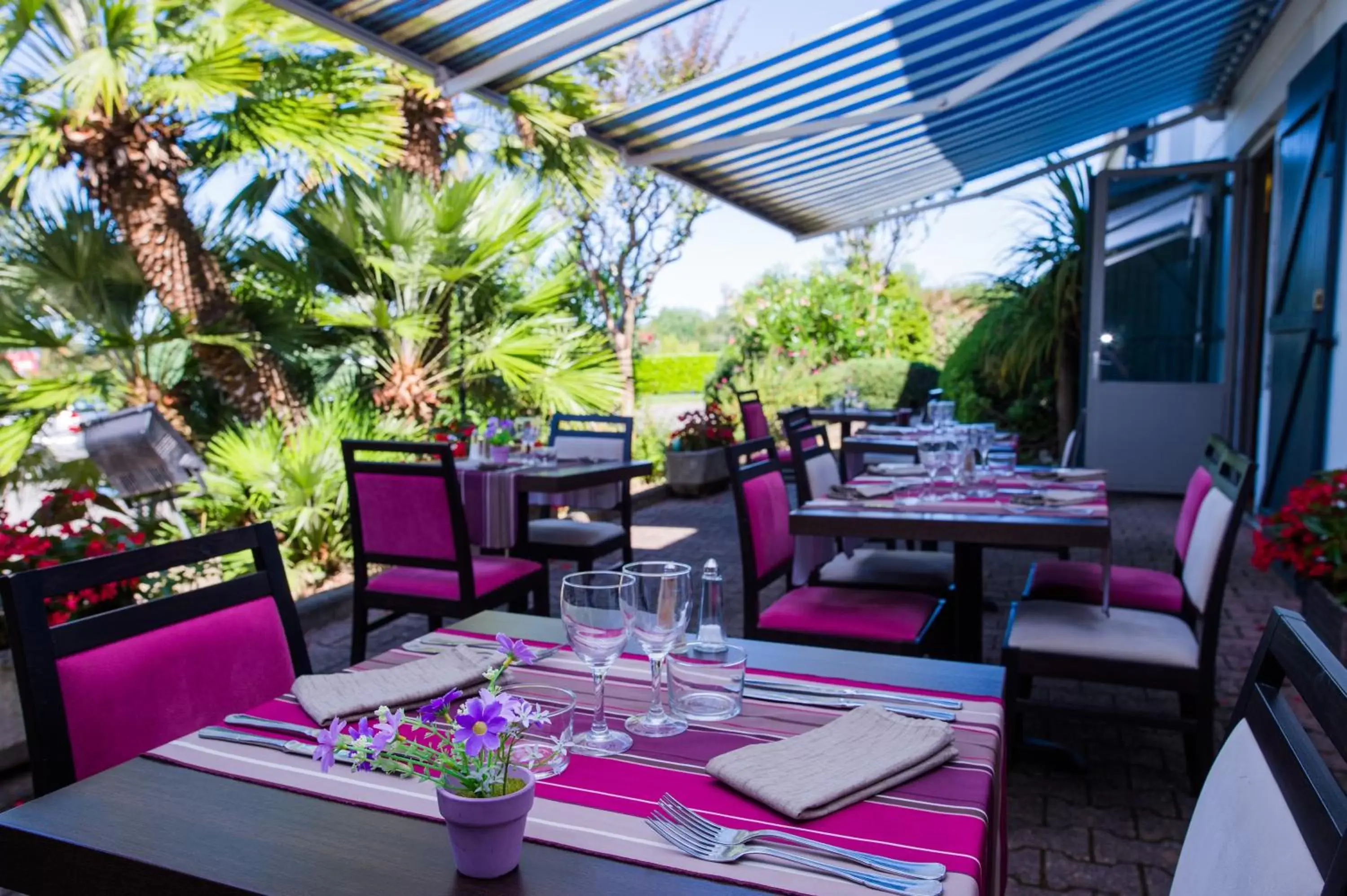 Restaurant/places to eat in Kyriad Orthez Restaurant/places to eat in Kyriad Orthez