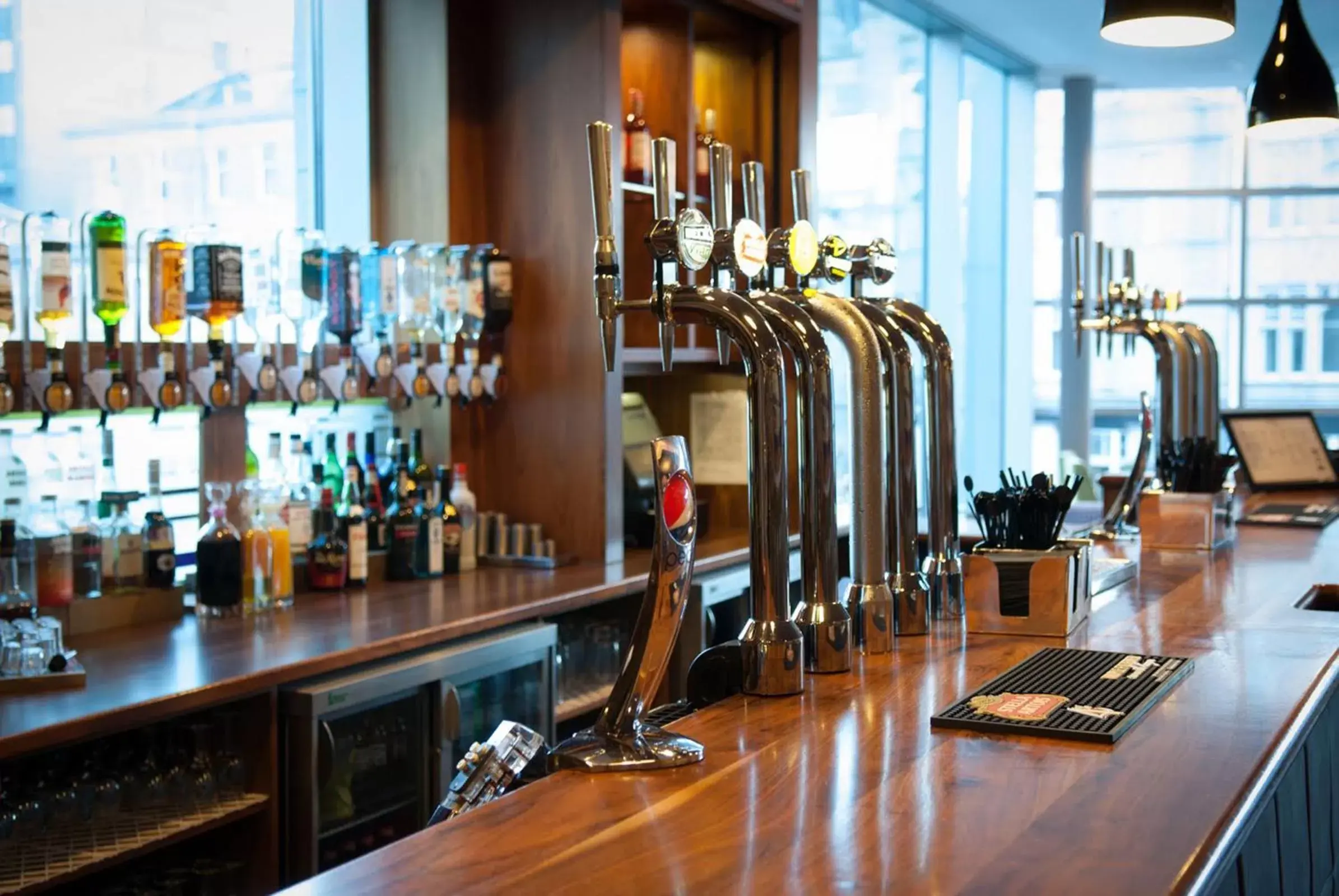 Lounge or bar in Leonardo Hotel Aberdeen Lounge or bar in Leonardo Hotel Aberdeen