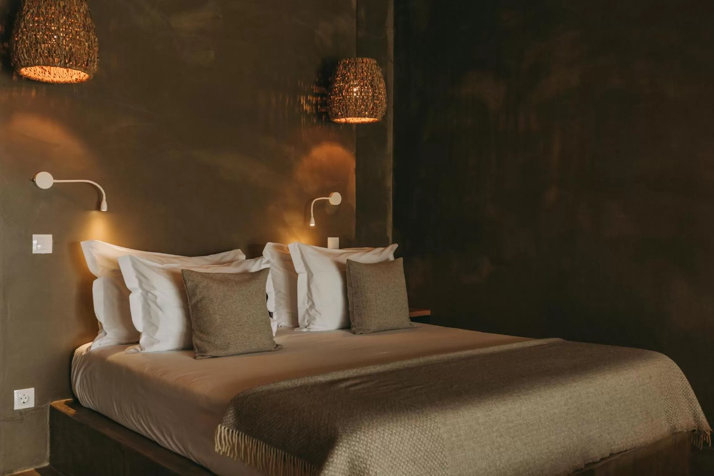 Bed in Santa Barbara Eco-Beach Resort