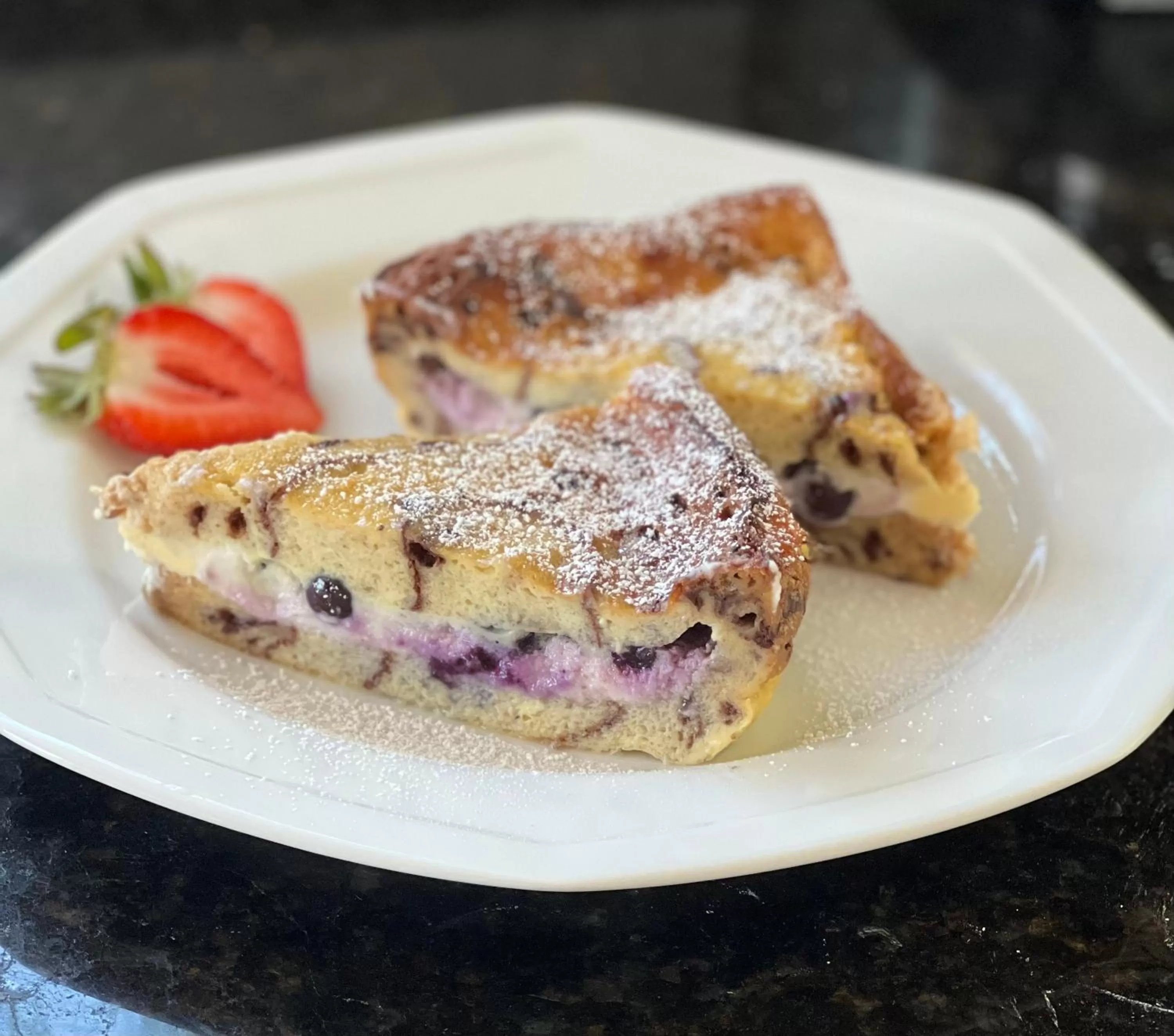 Breakfast in Almondy Inn Bed & Breakfast