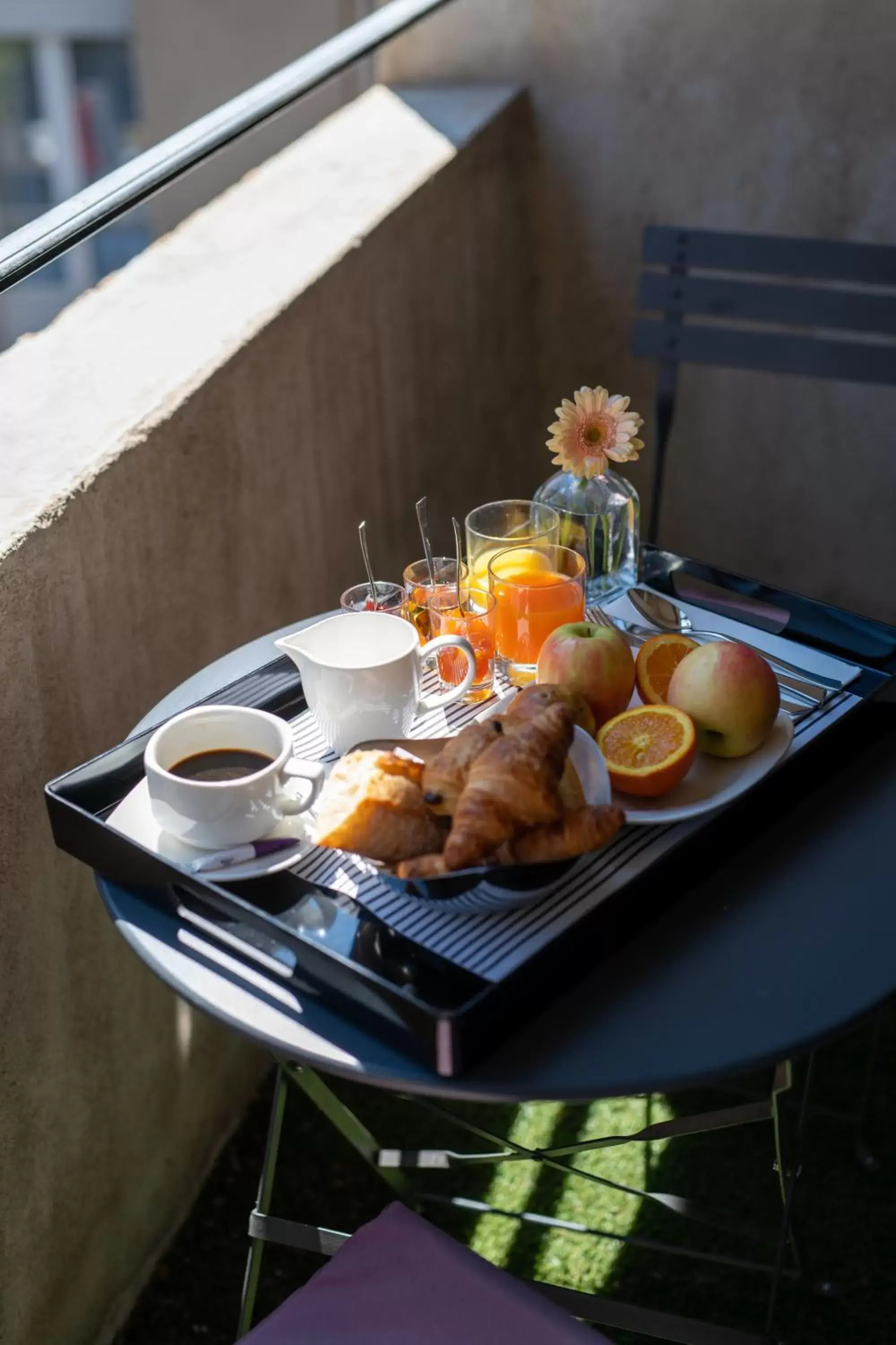 Patio, Breakfast in Mercure Pont d’Avignon Centre