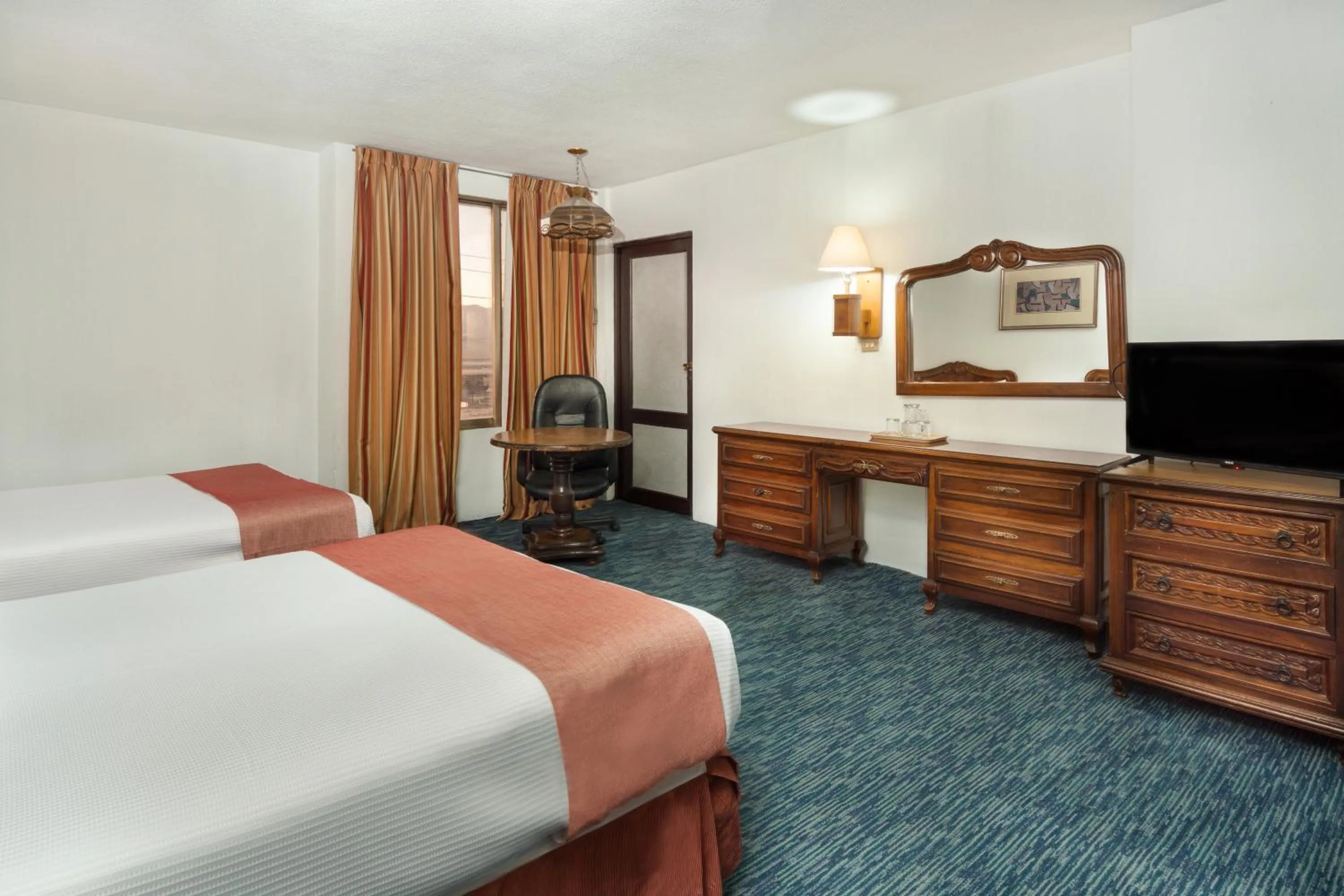 Property building, Bed in Hotel San Jorge