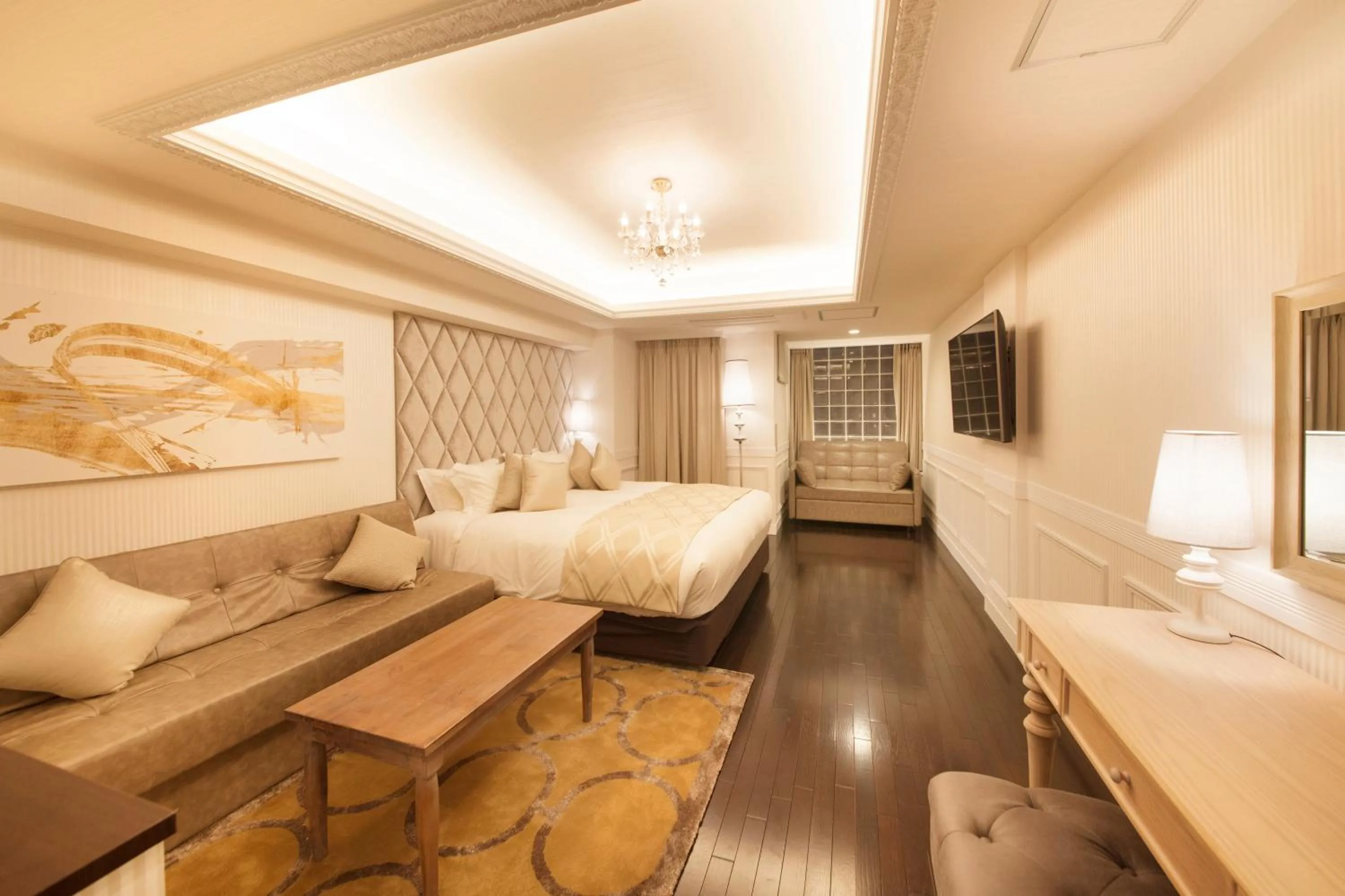 Photo of the whole room, Bed in The Centurion Classic Akasaka