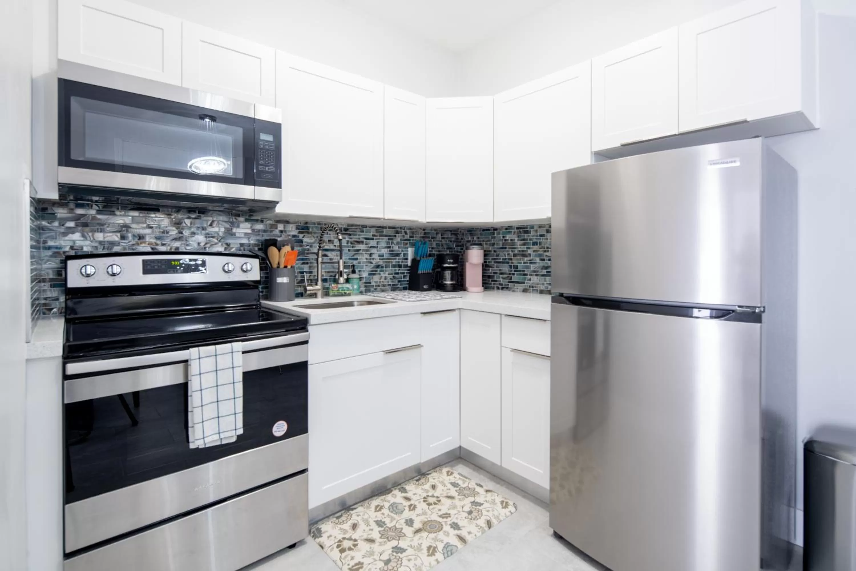 Kitchen or kitchenette in The Surf Hollywood Beach