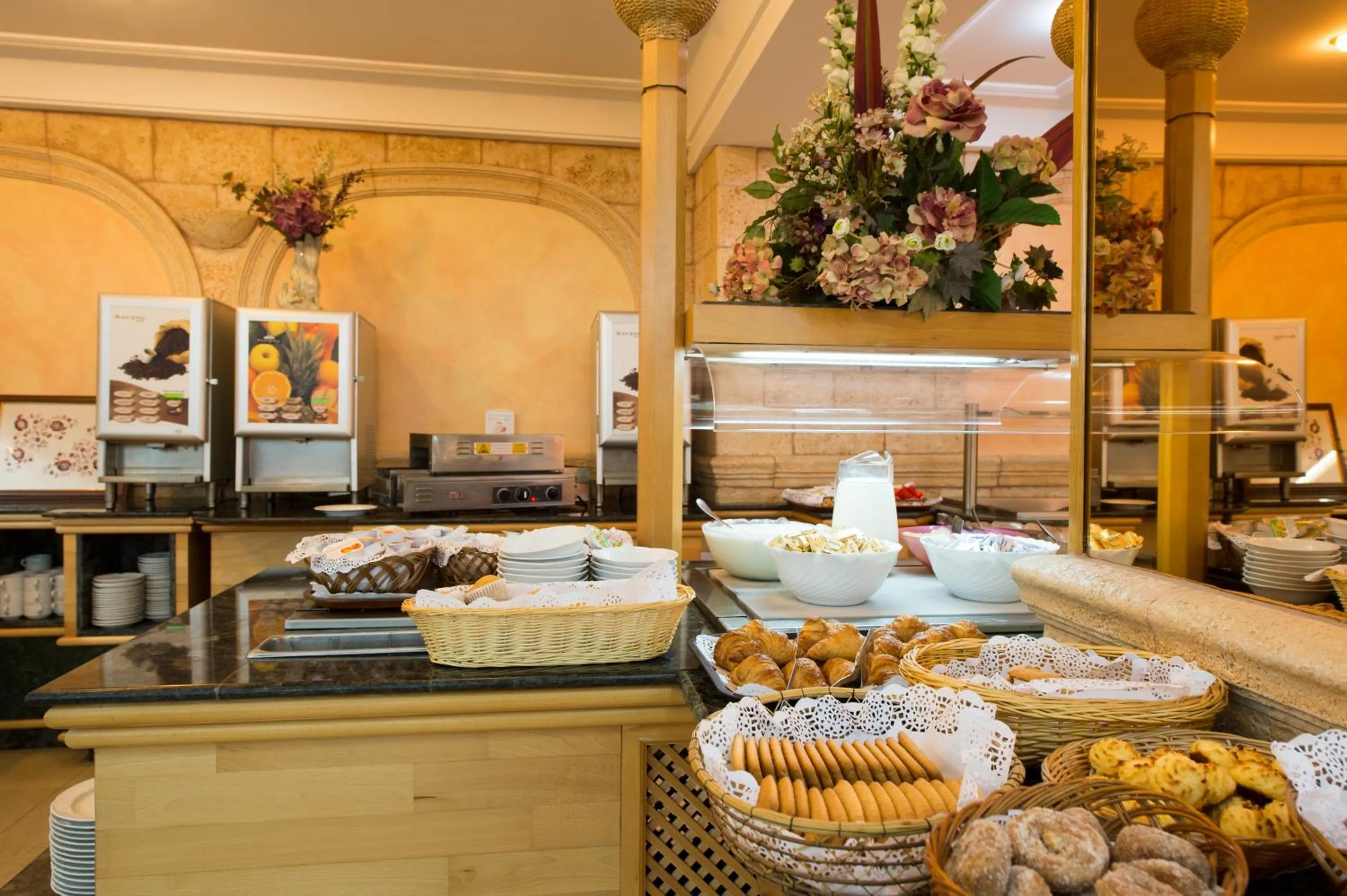 Restaurant/places to eat in Hotel Venecia Paguera