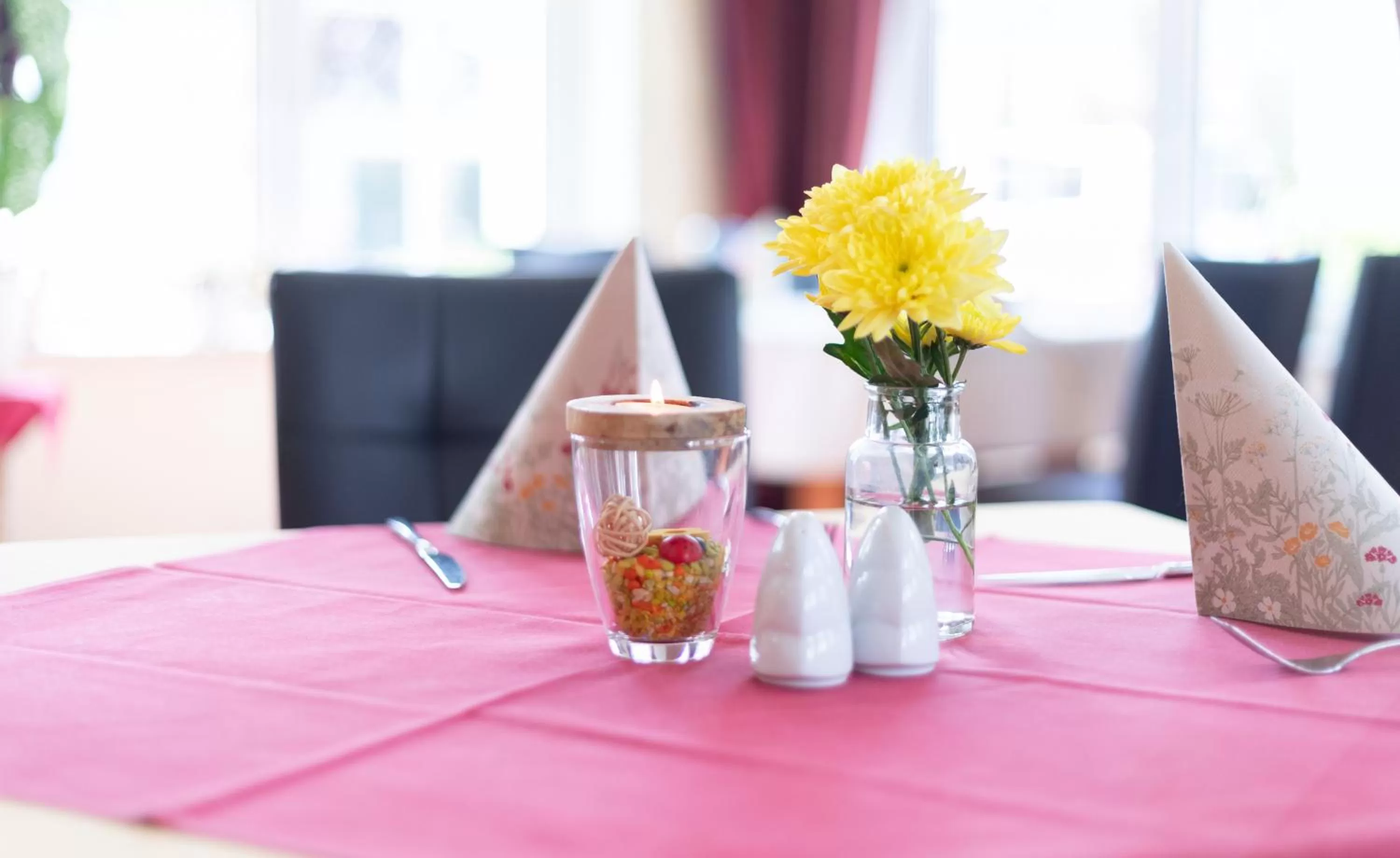 Restaurant/places to eat in Hotel am Wariner See