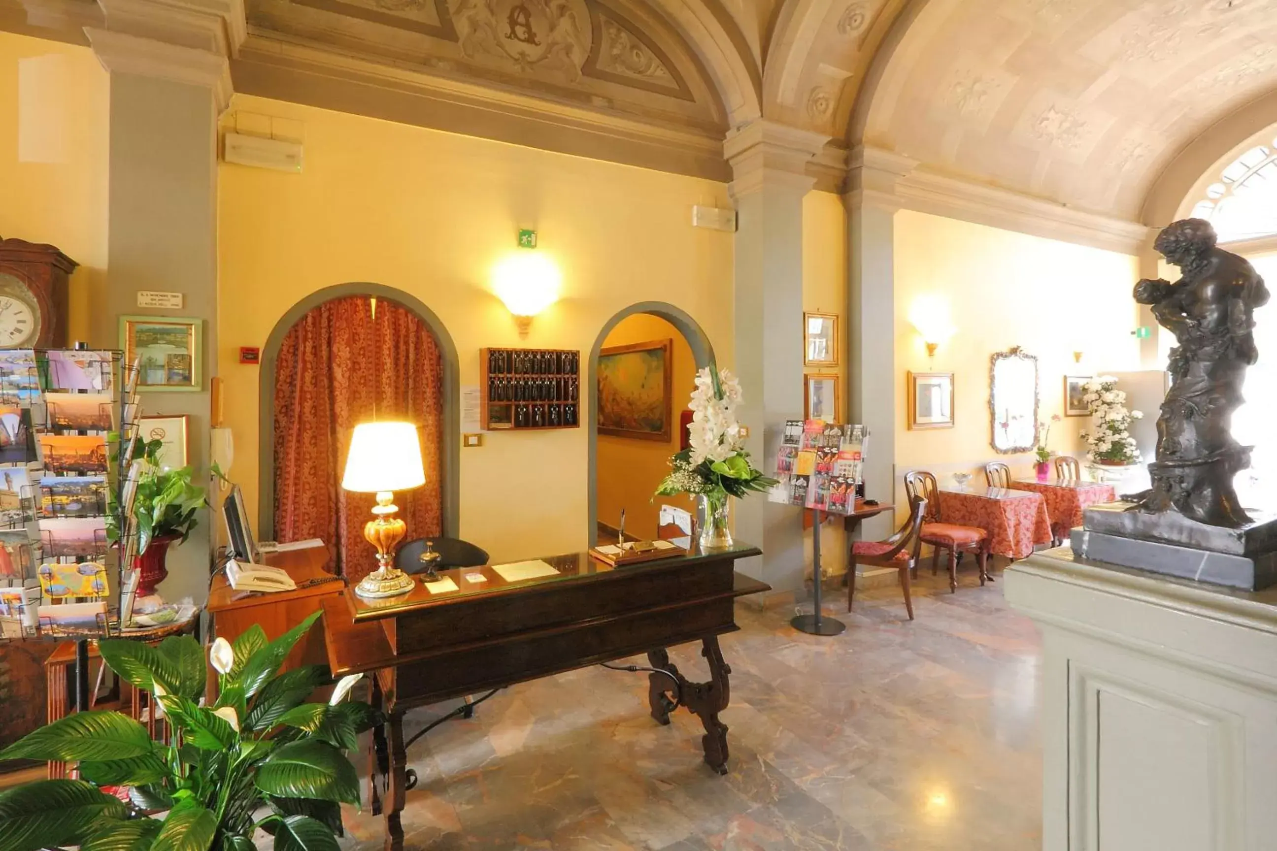 Lobby or reception, Lounge/Bar in Hotel Villa Liana