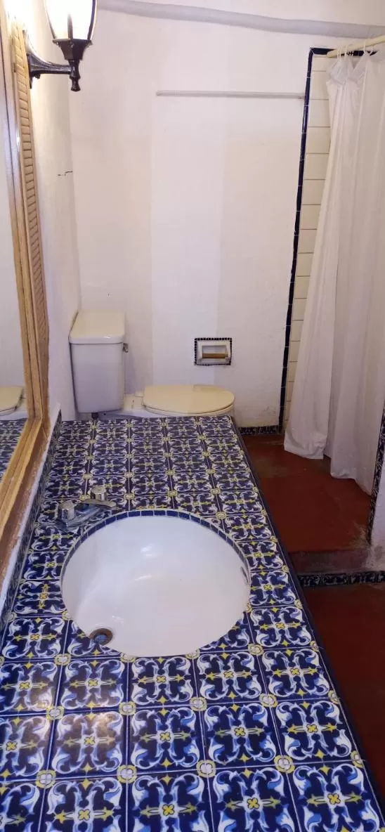 Toilet, Bed in Hotel Mision, Acapulco centro