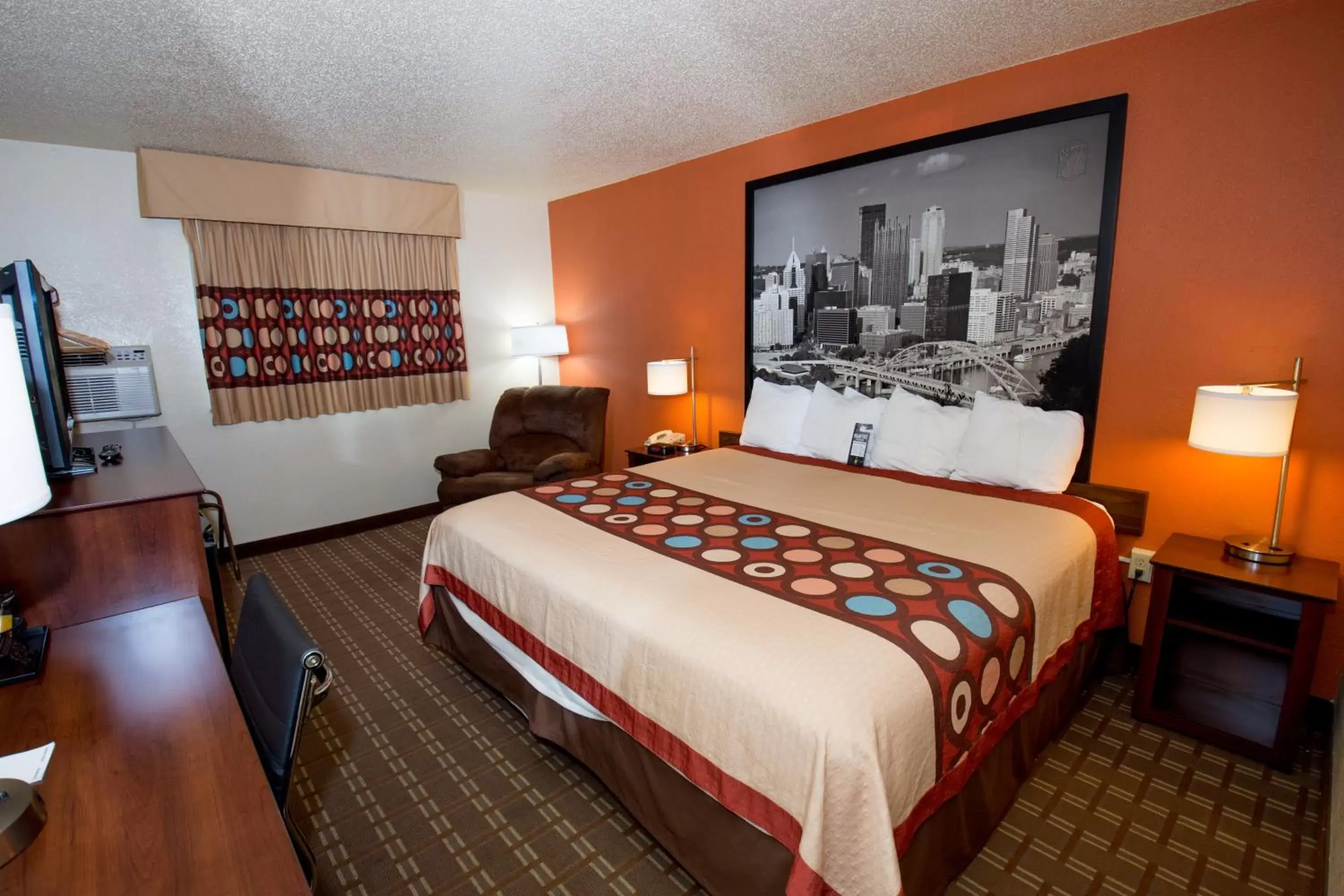TV and multimedia, Bed in Super 8 by Wyndham Altoona