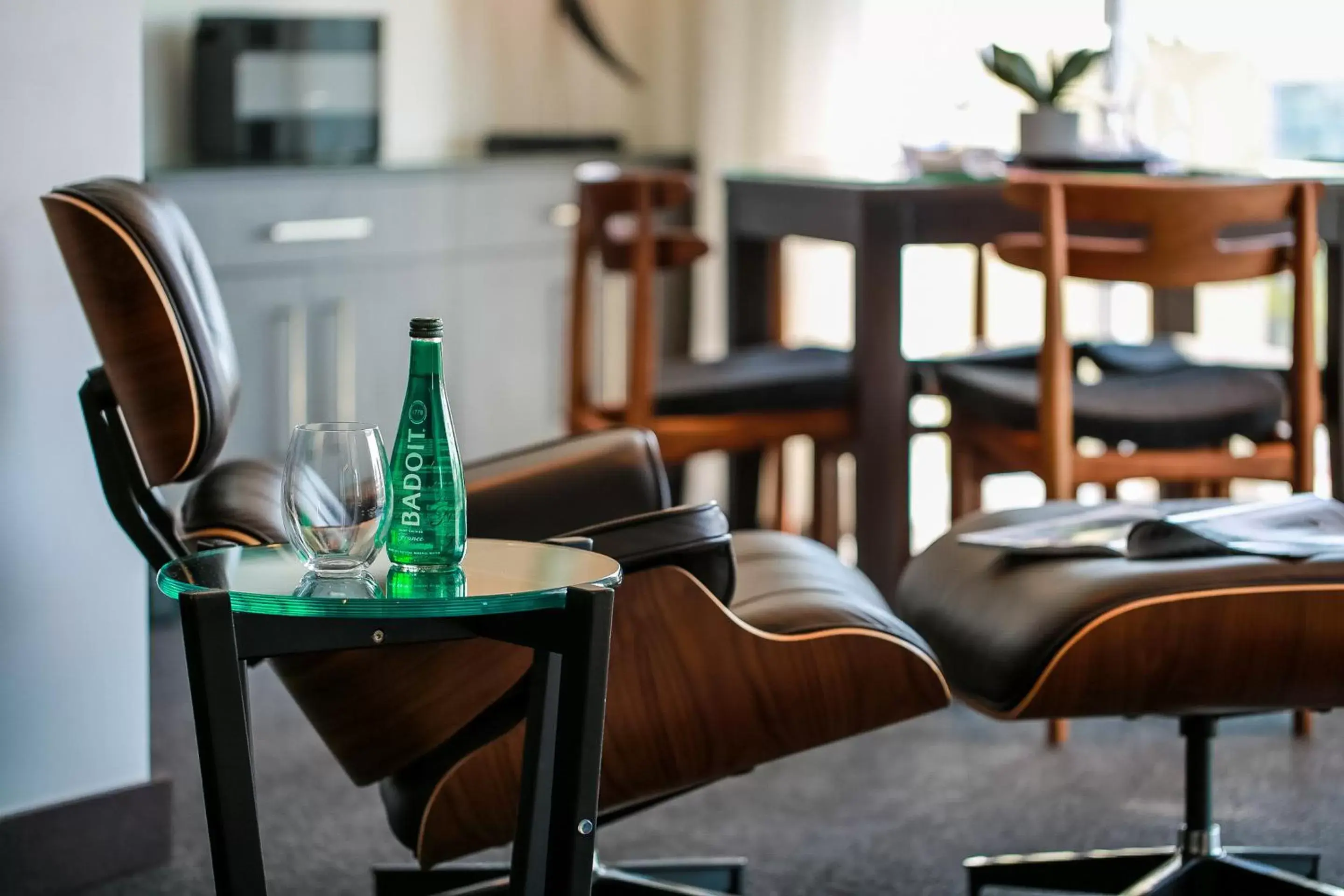 Lounge or bar, Restaurant/Places to Eat in The Point Brisbane Hotel