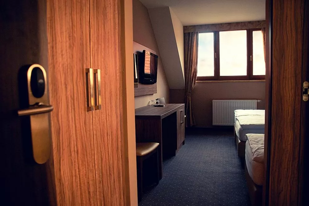 TV and multimedia, Bed in Hotel Opara