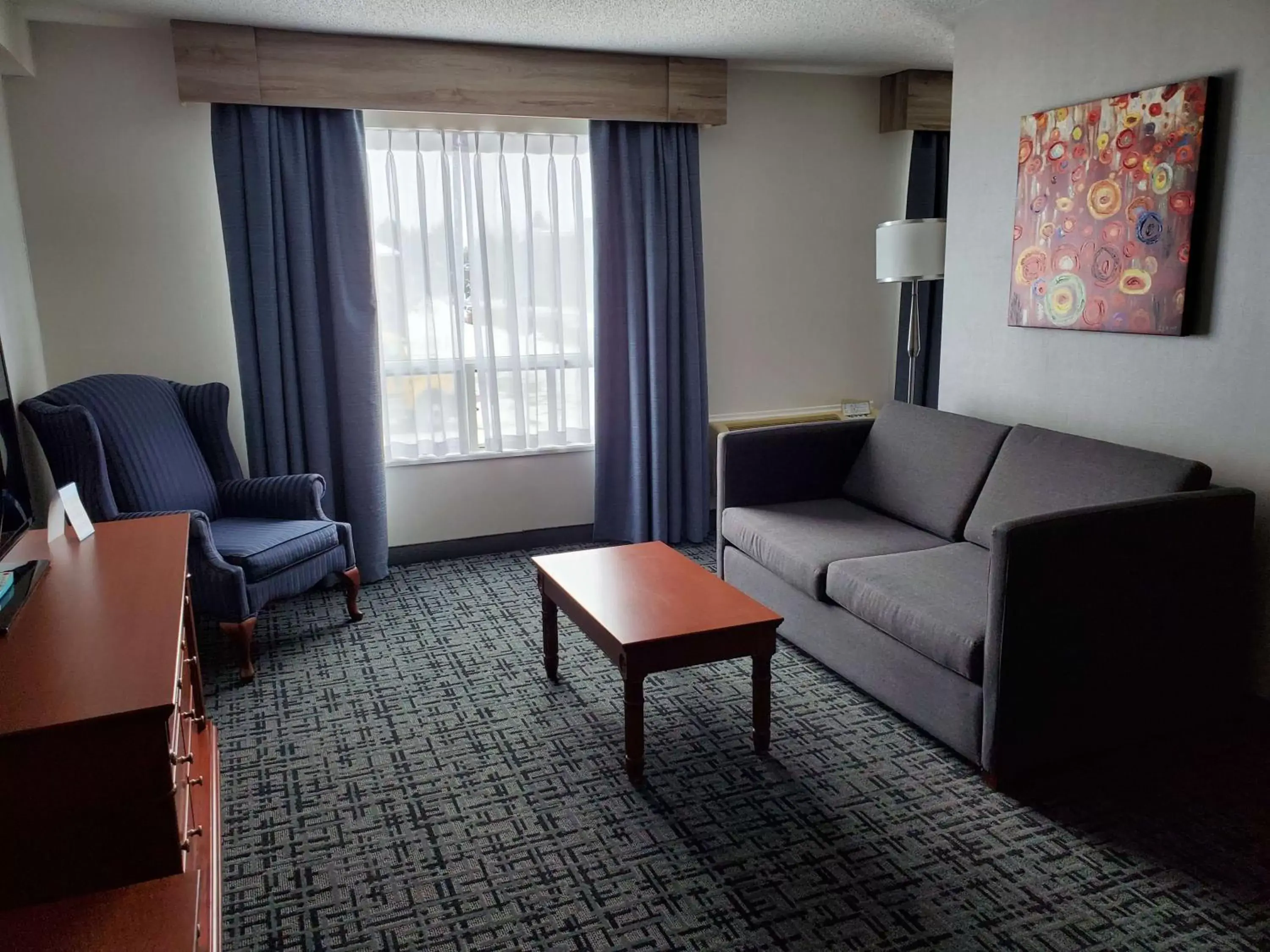 Photo of the whole room, Seating Area in Best Western Hotel Brossard