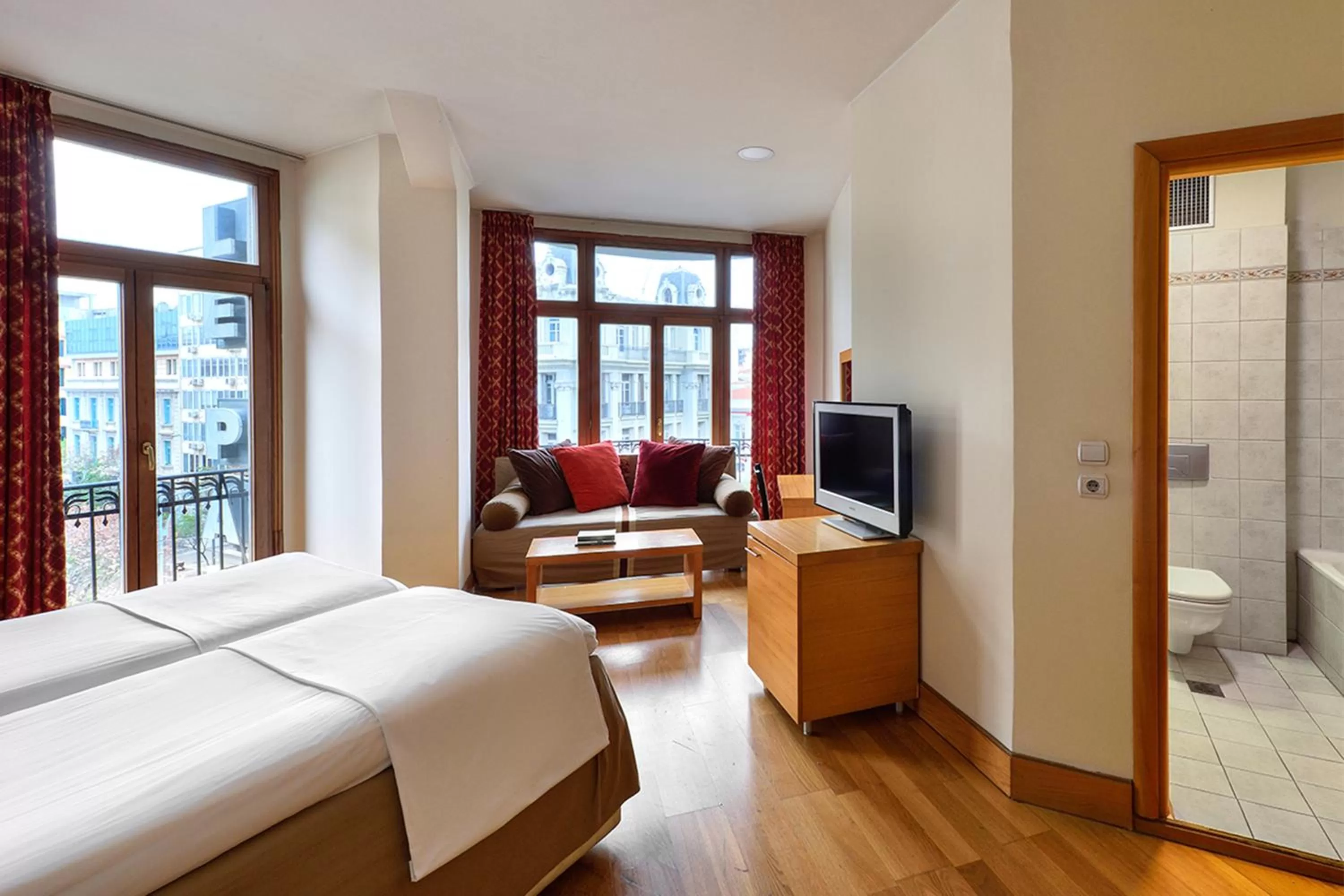 Bed in Le Palace Hotel