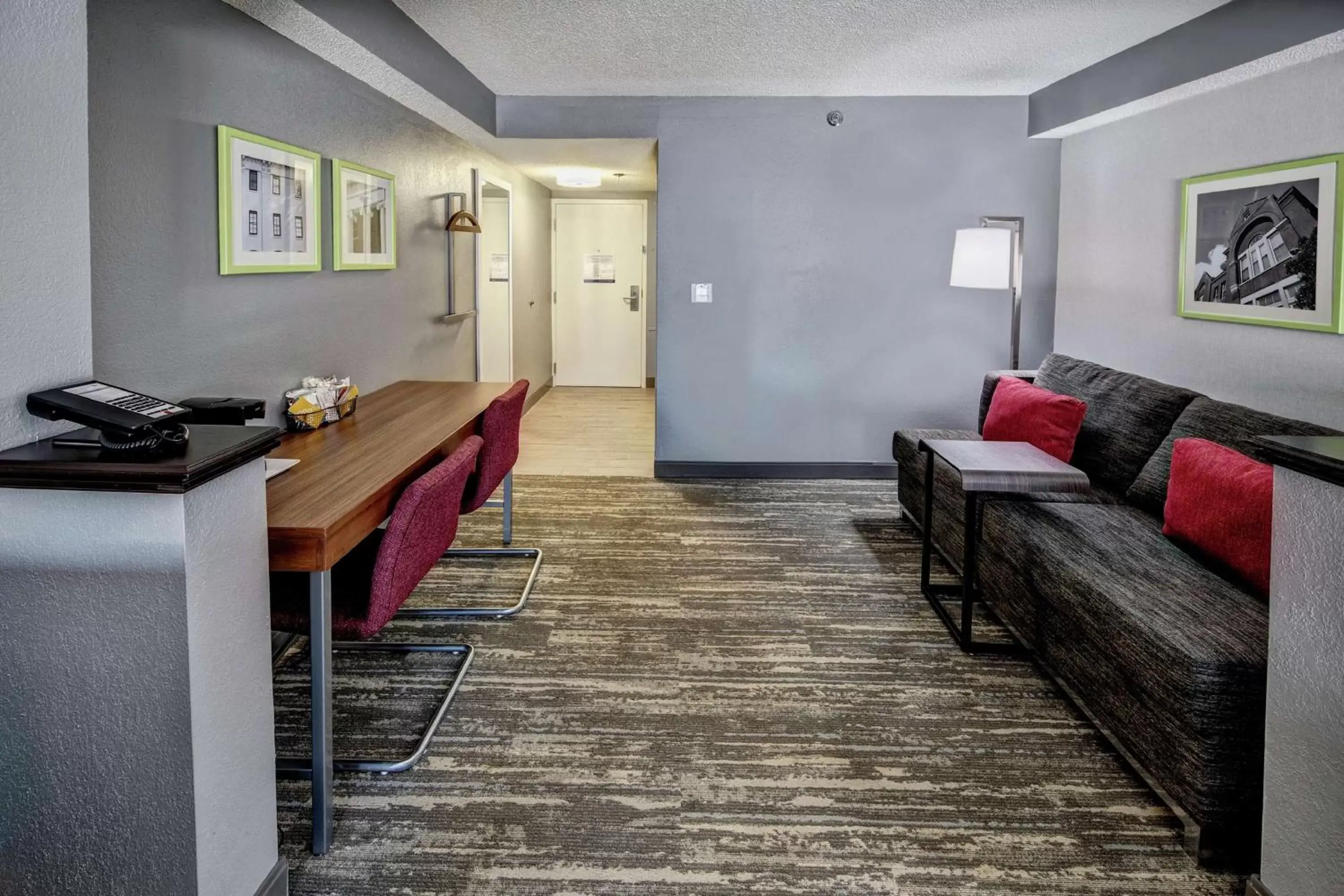 Standard King Room in Hampton Inn Batesville Standard King Room in Hampton Inn Batesville