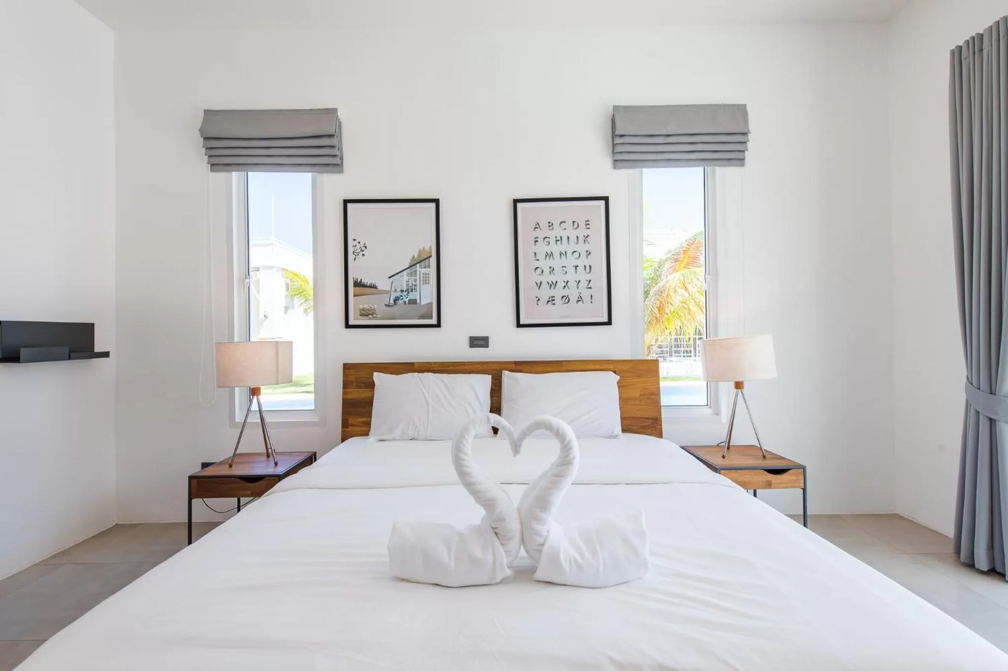 Decorative detail, Bed in Oriental Beach Pearl Resort